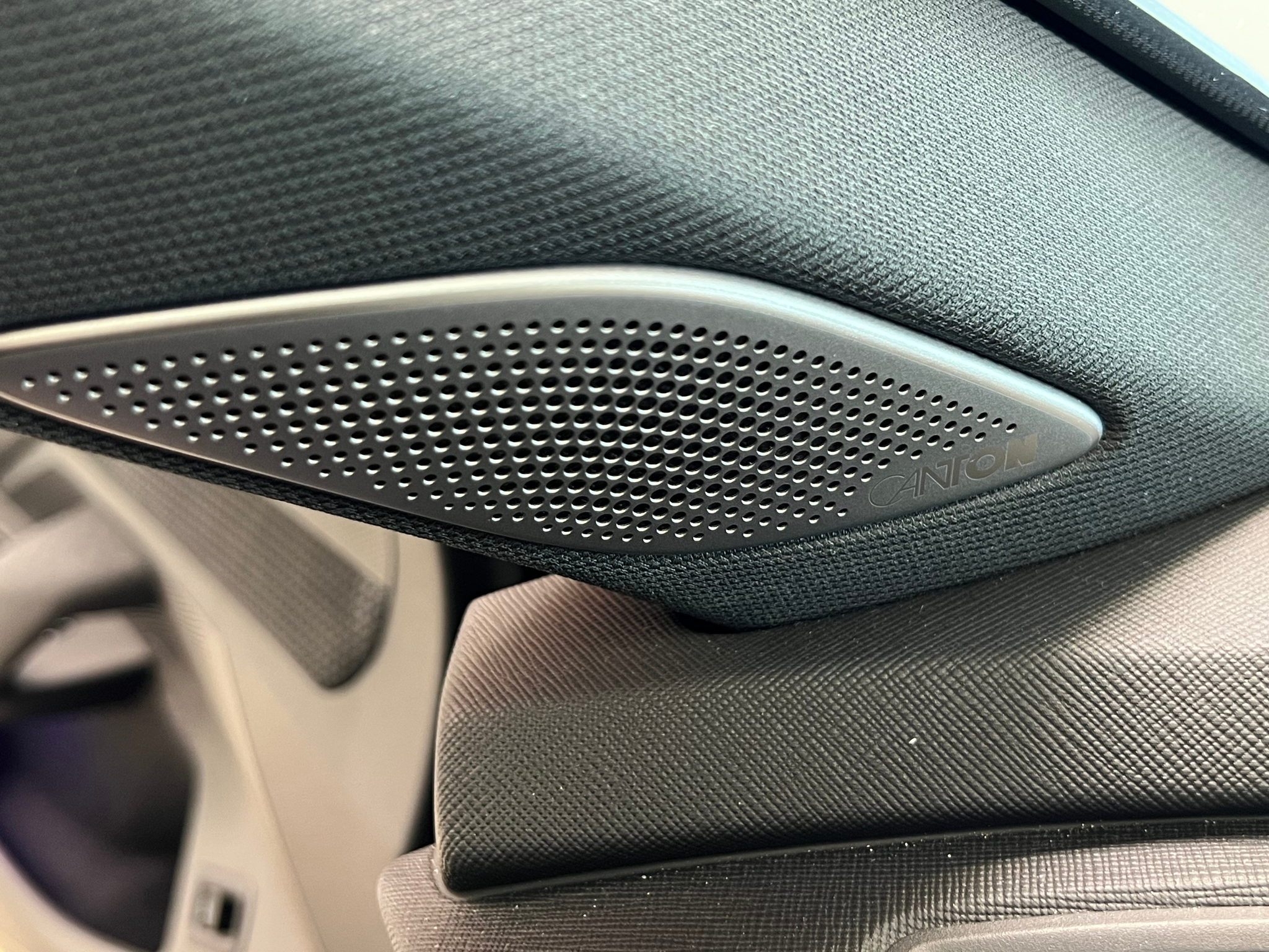 listing desktop thumbnail image 24