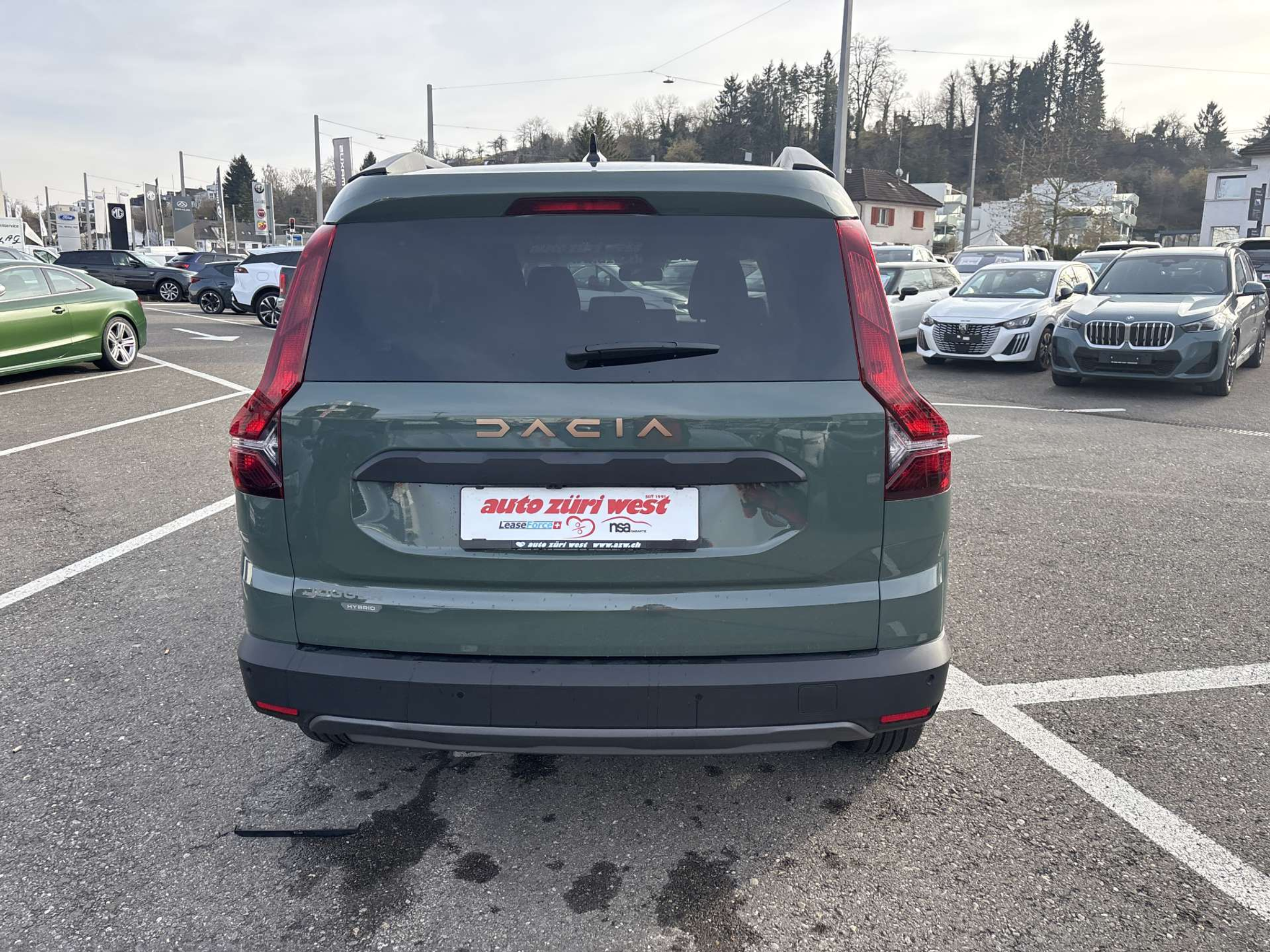 listing desktop thumbnail image 10