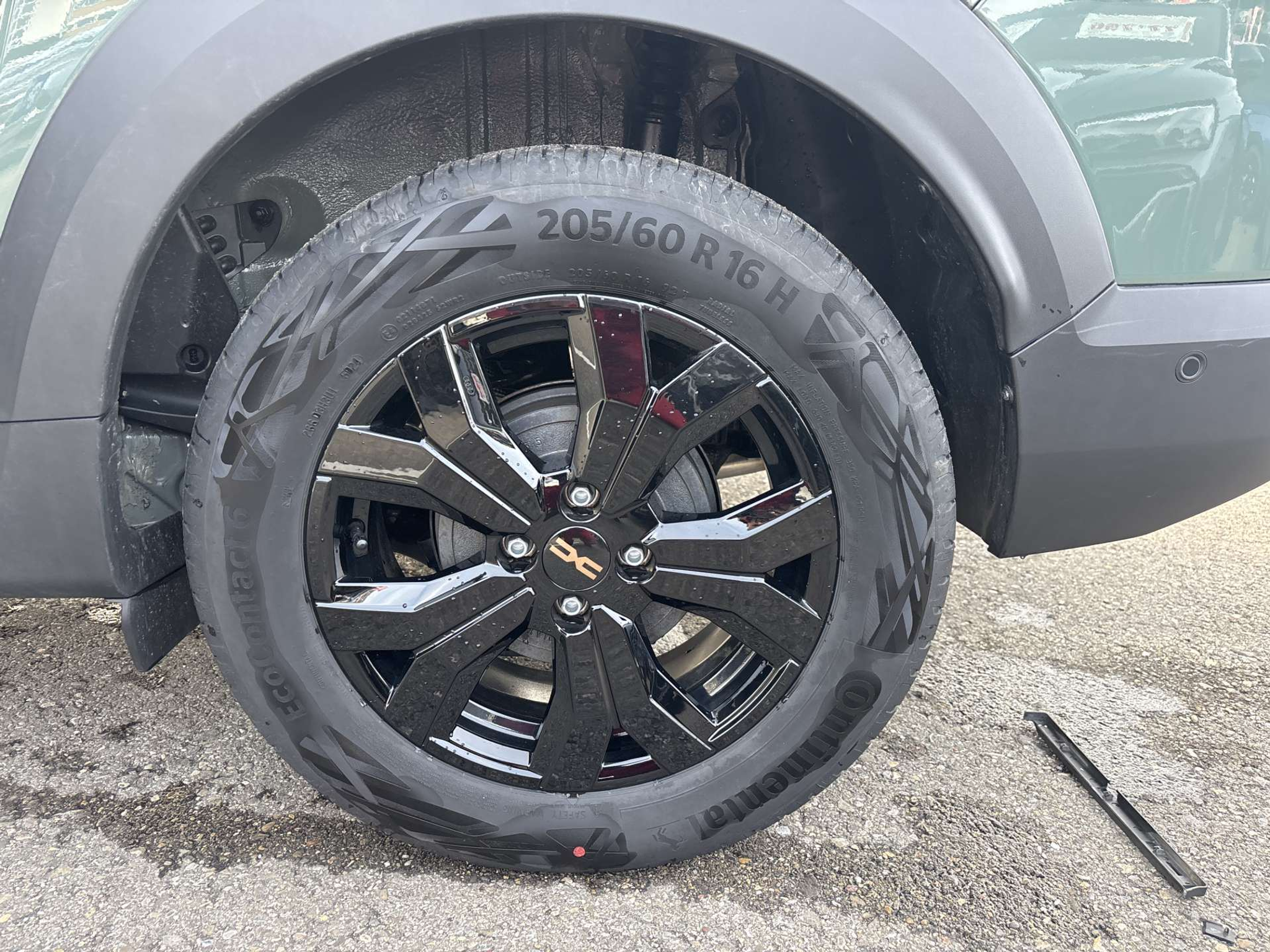 listing desktop thumbnail image 8