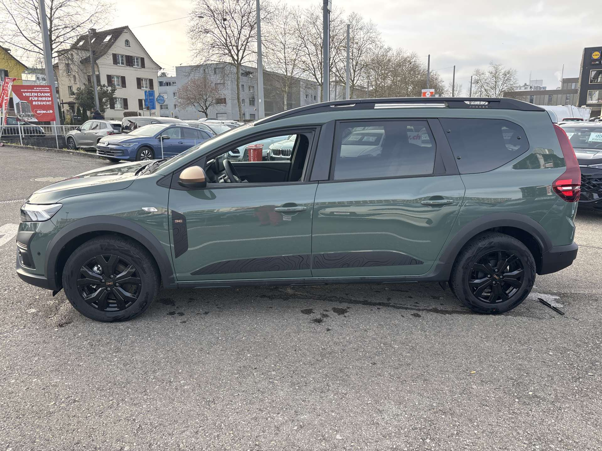 listing desktop thumbnail image 13