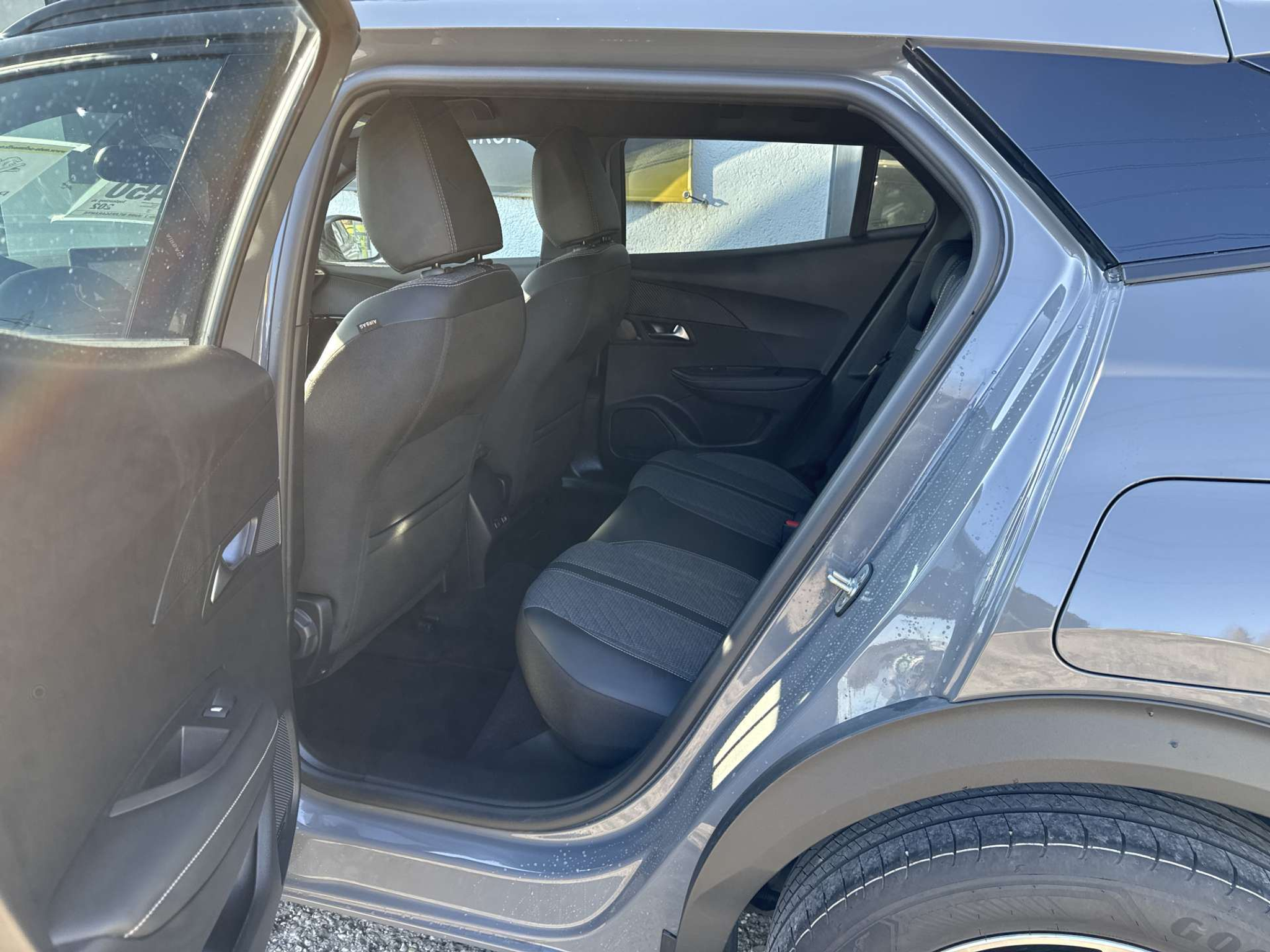 listing desktop thumbnail image 7