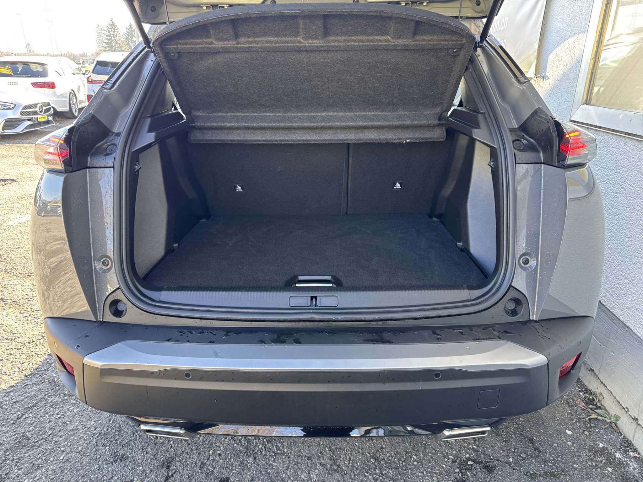 listing desktop thumbnail image 8