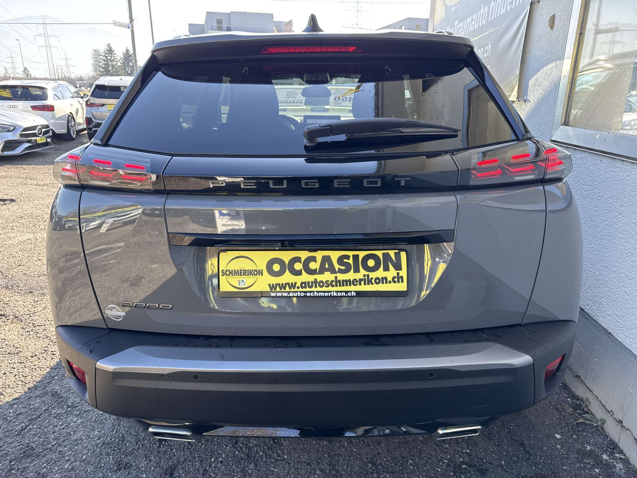 listing desktop thumbnail image 3