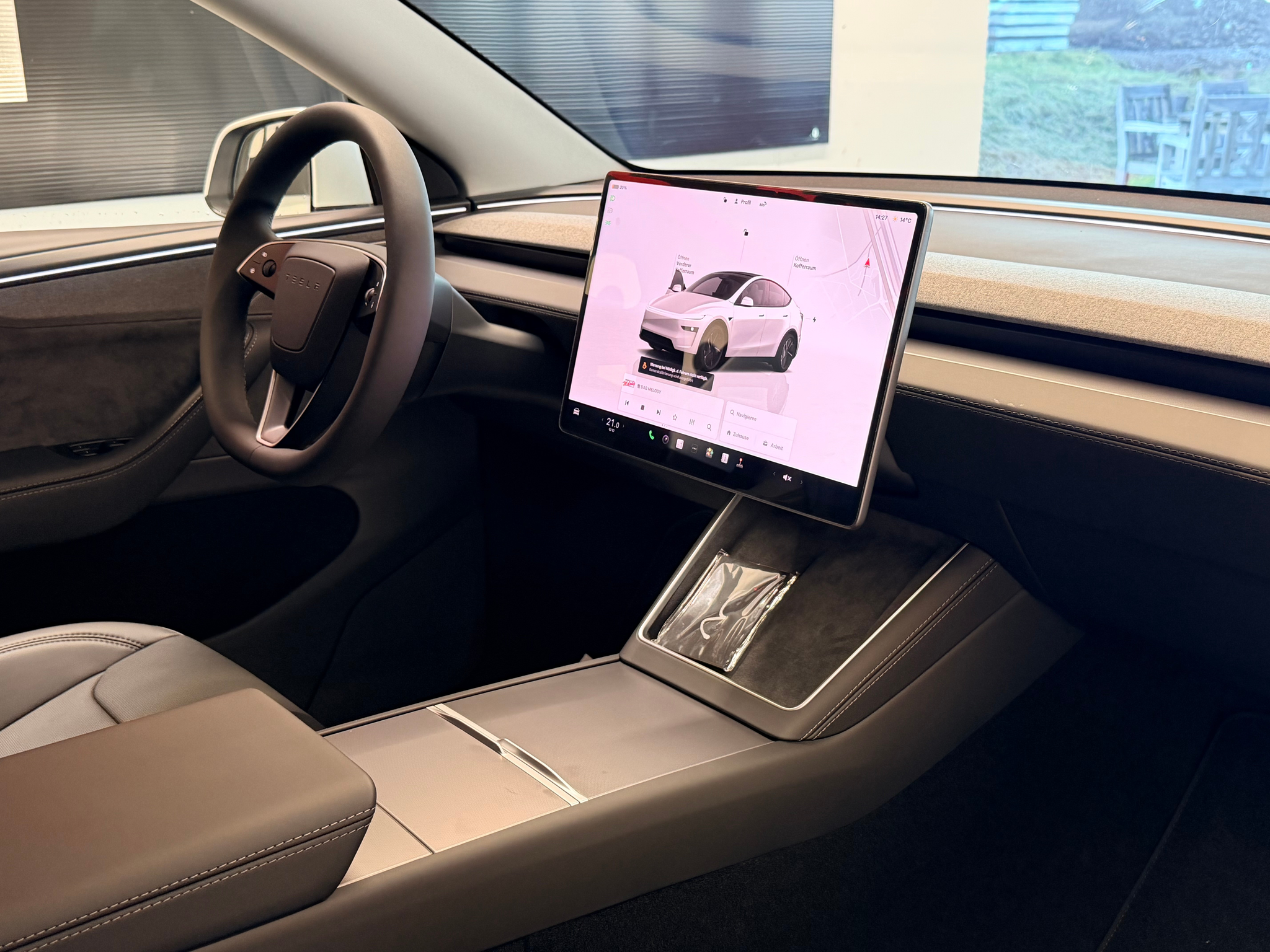 listing desktop thumbnail image 18