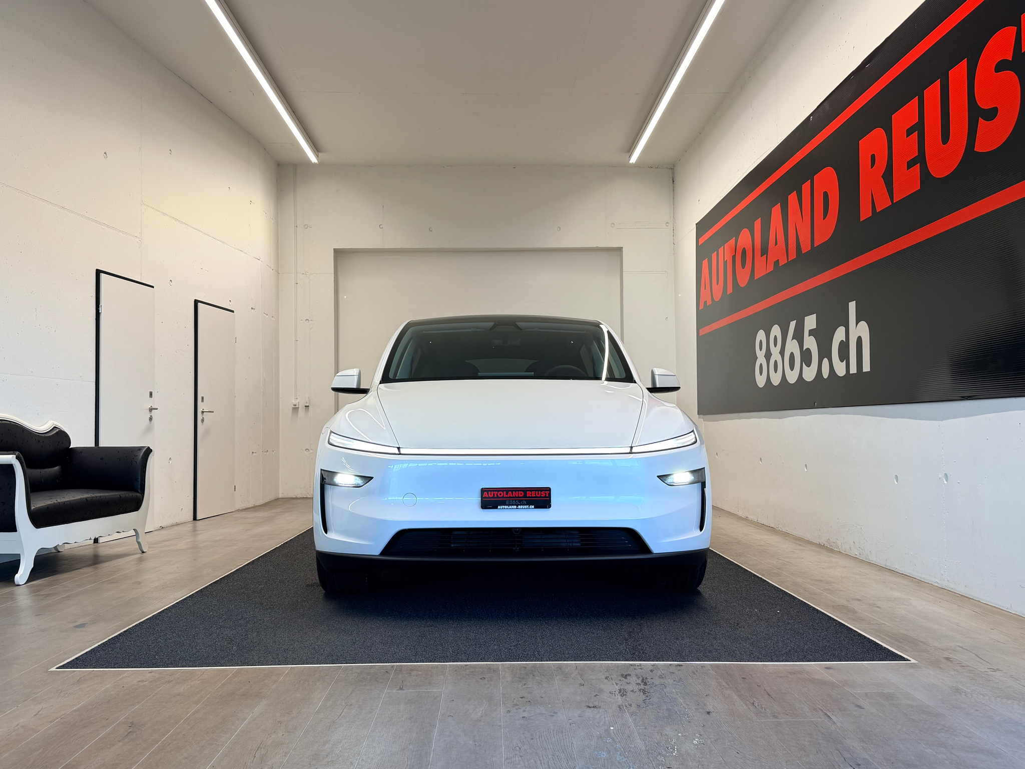 listing desktop thumbnail image 1