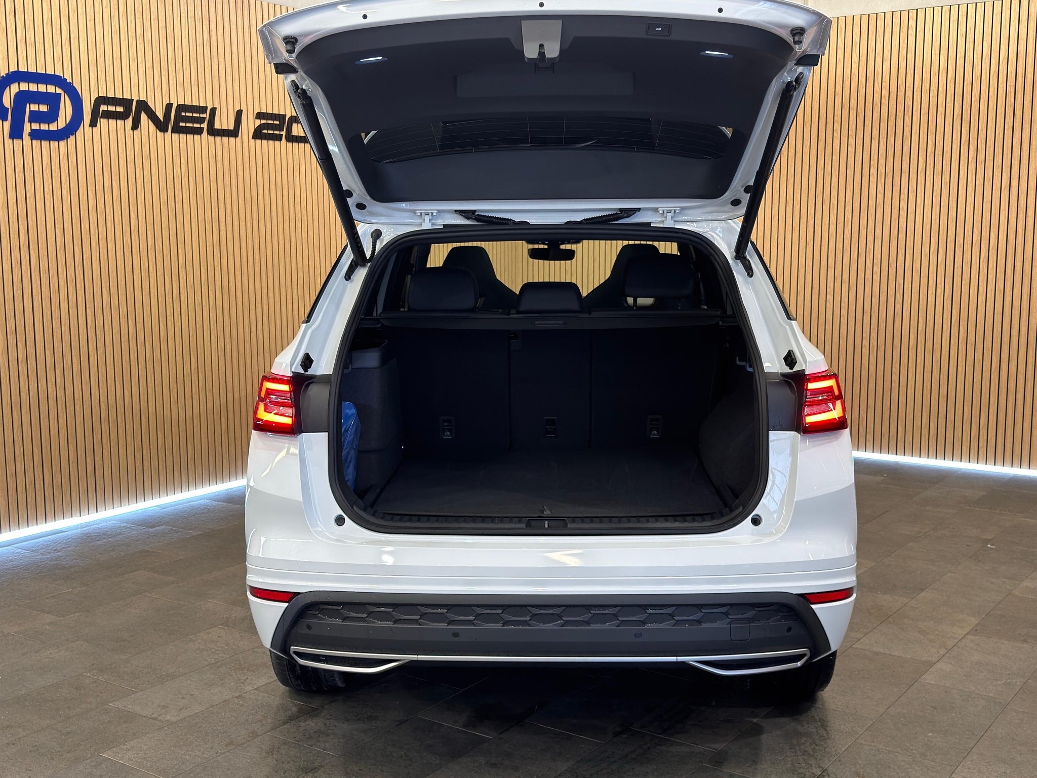 listing desktop thumbnail image 8