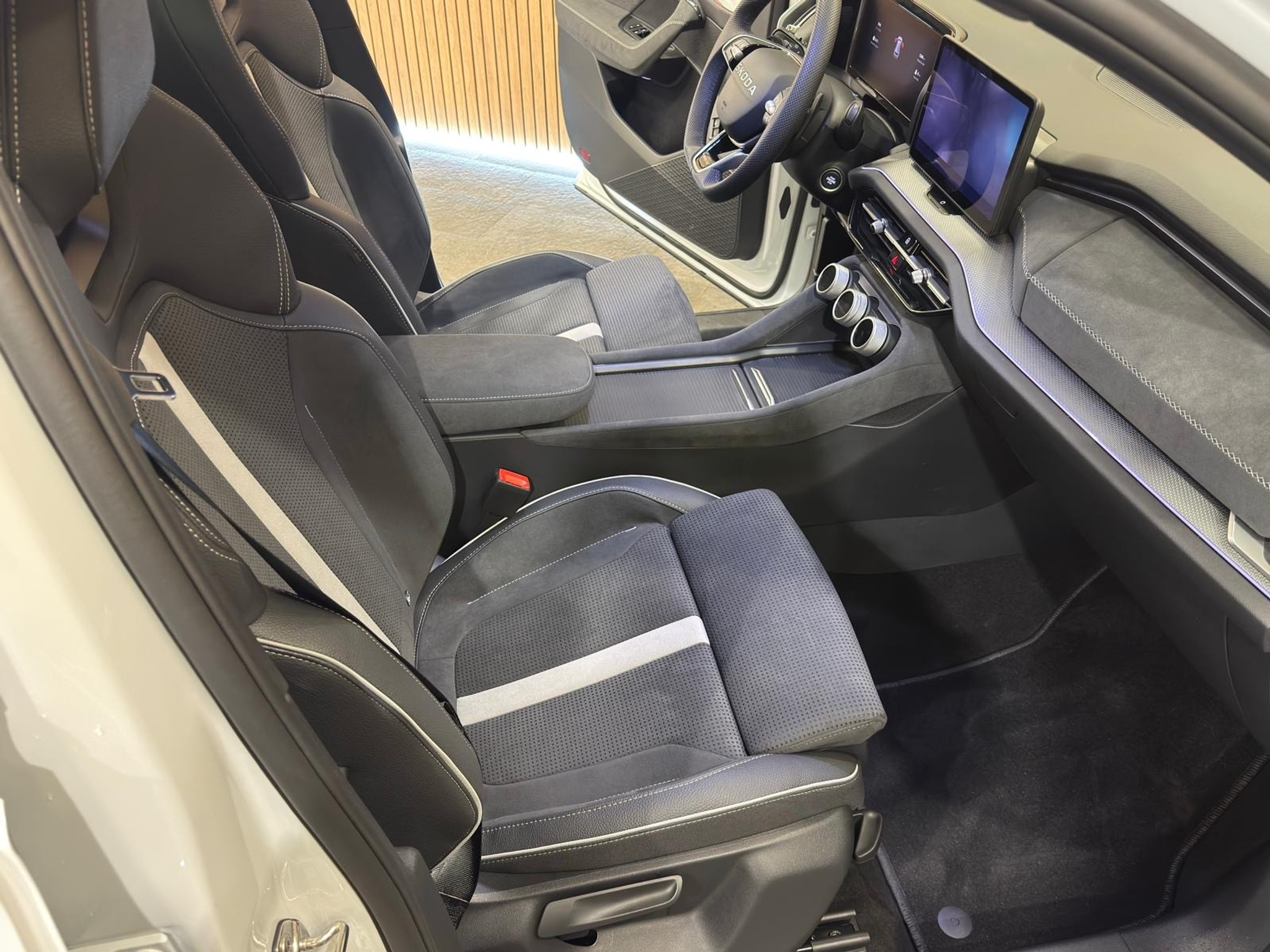 listing desktop thumbnail image 5