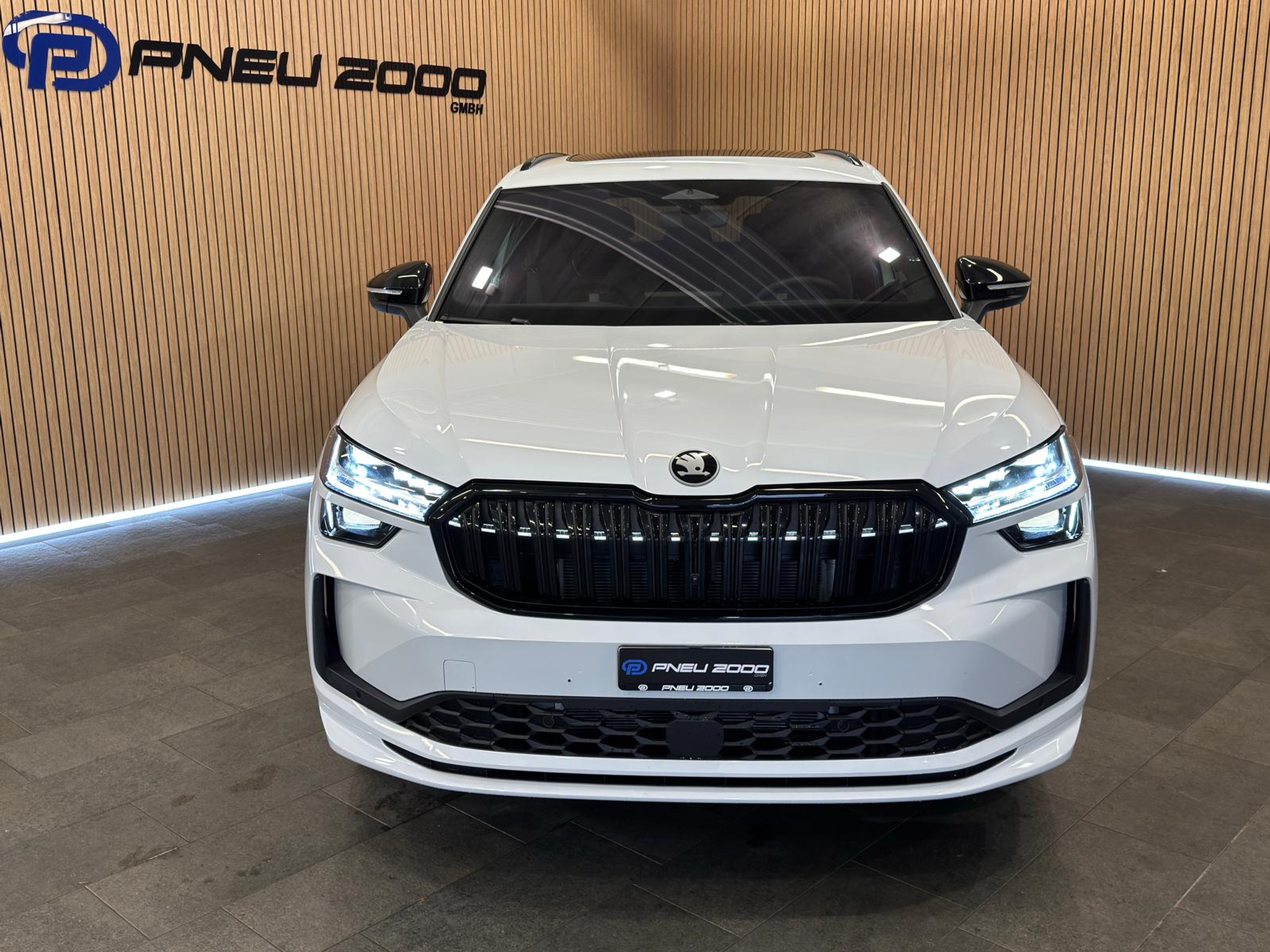 listing desktop thumbnail image 1