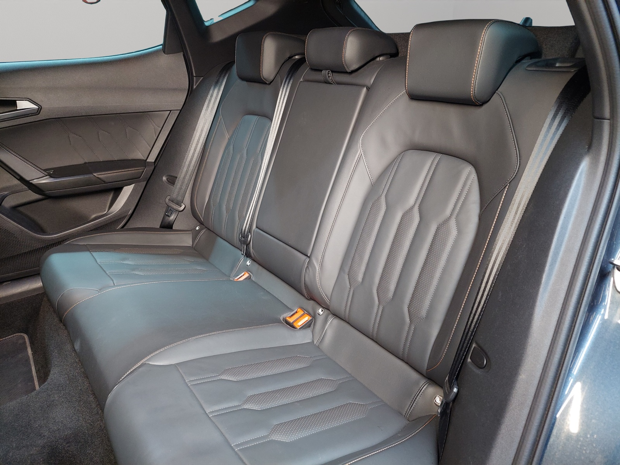 listing desktop thumbnail image 7