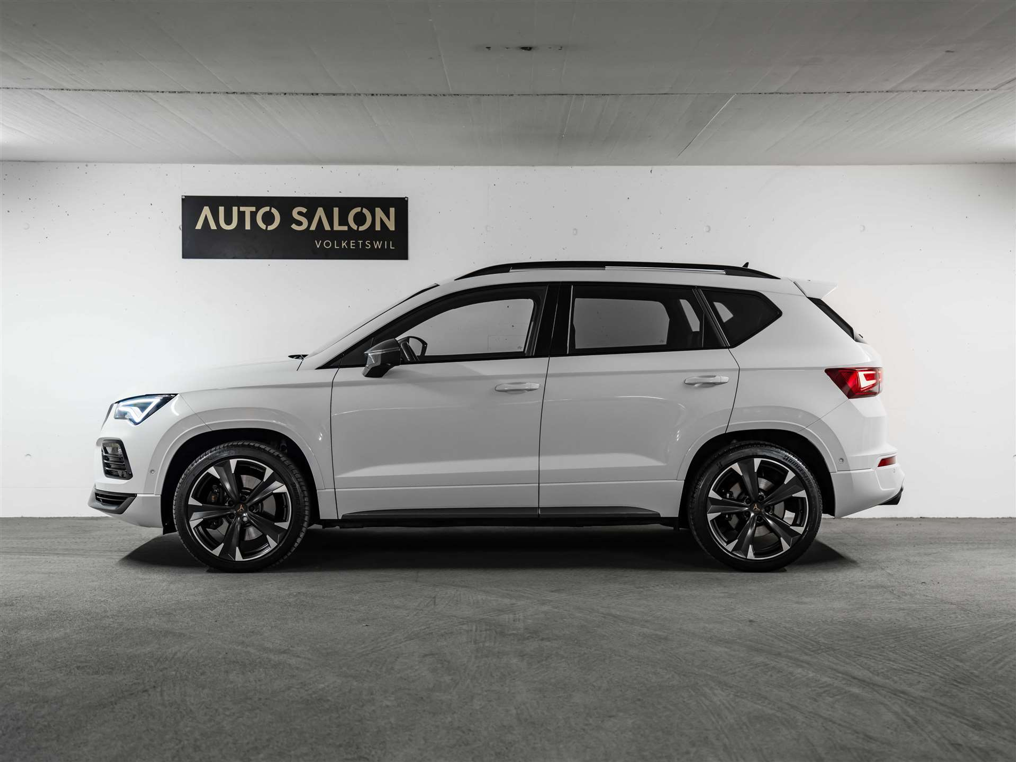 listing desktop thumbnail image 1