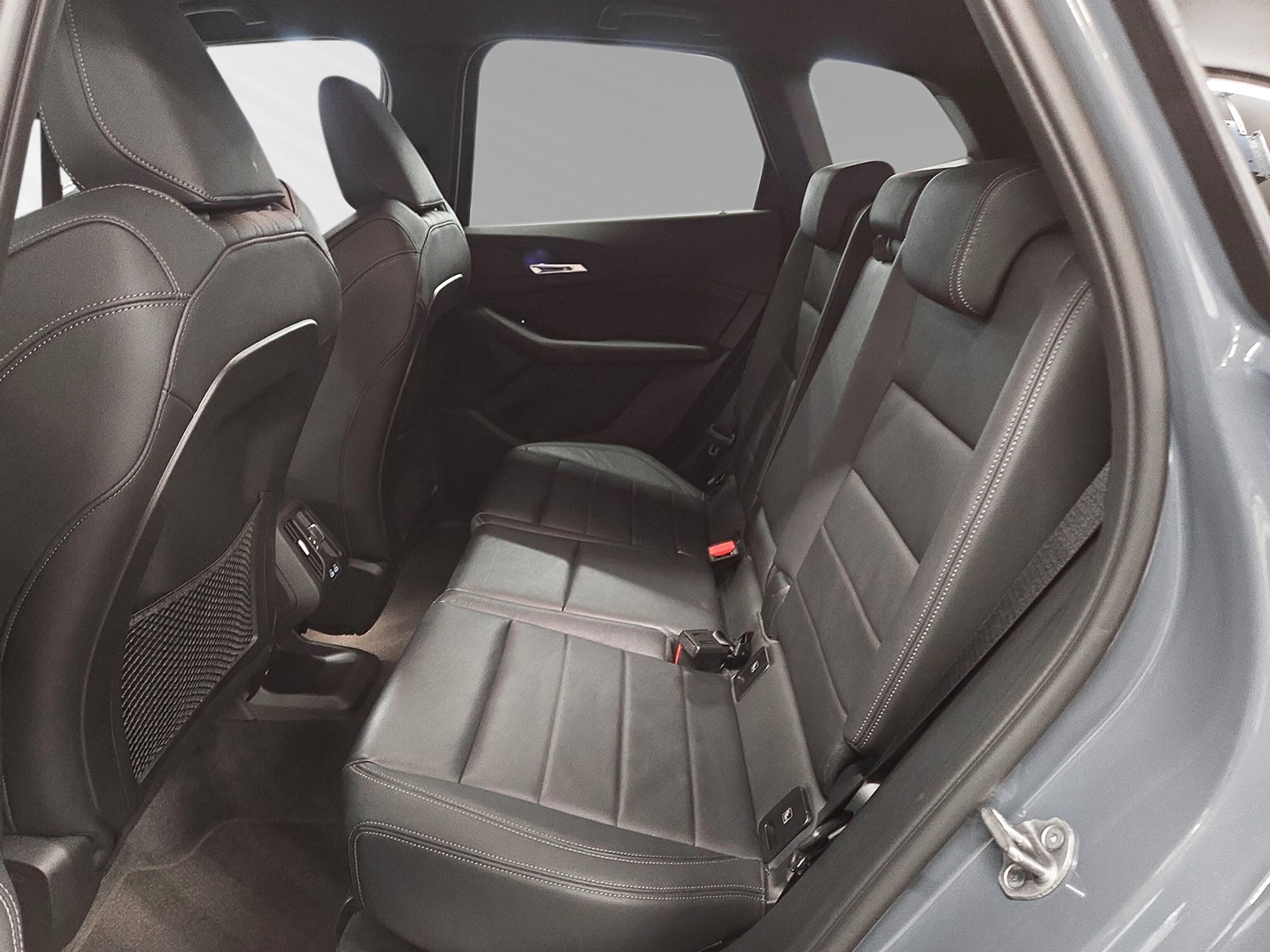 listing desktop thumbnail image 6