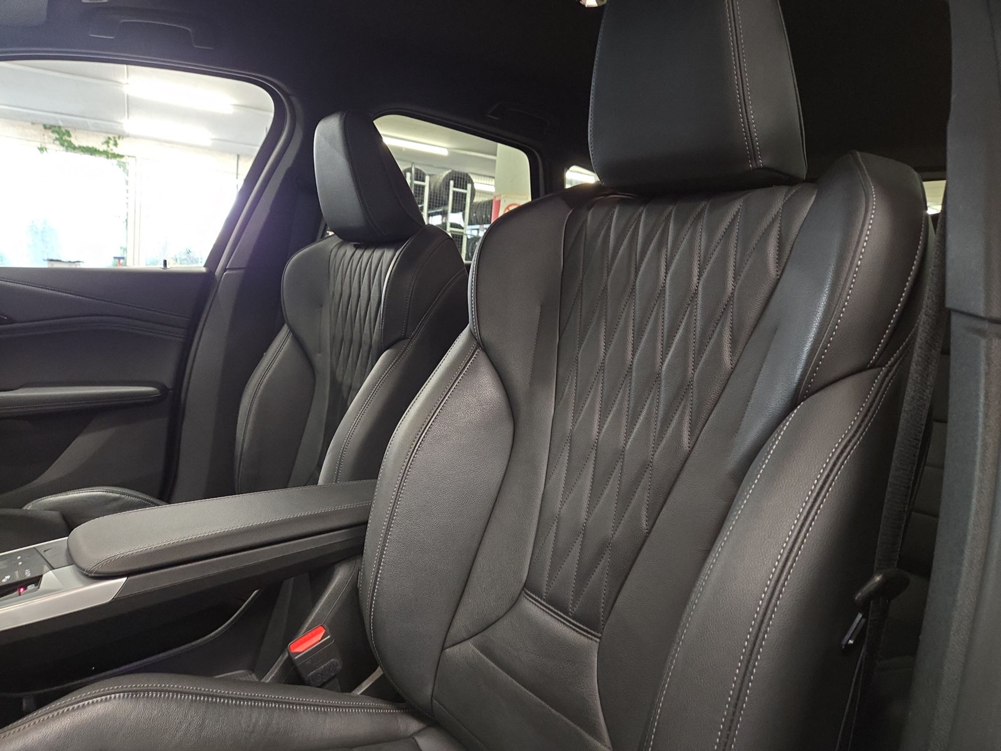 listing desktop thumbnail image 9