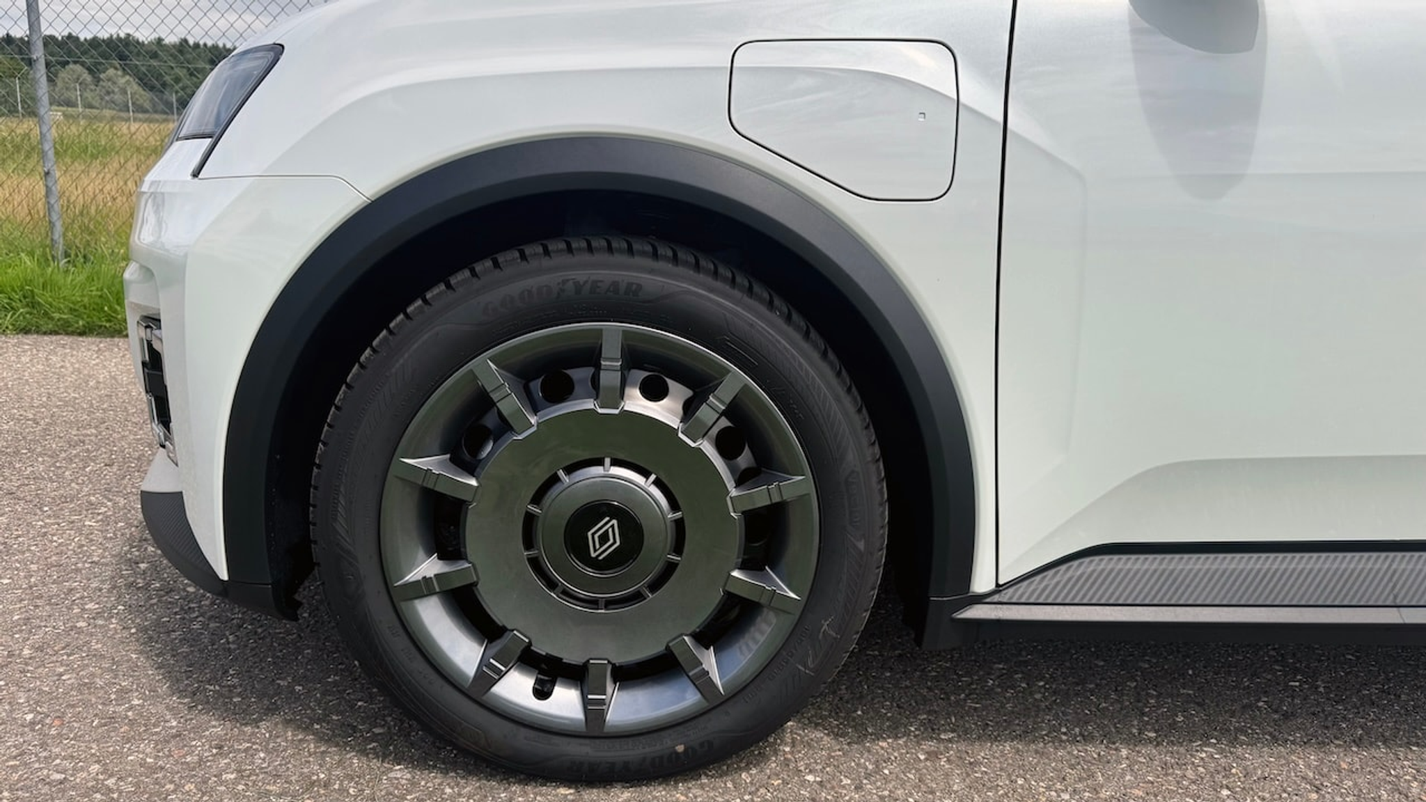 listing desktop thumbnail image 10