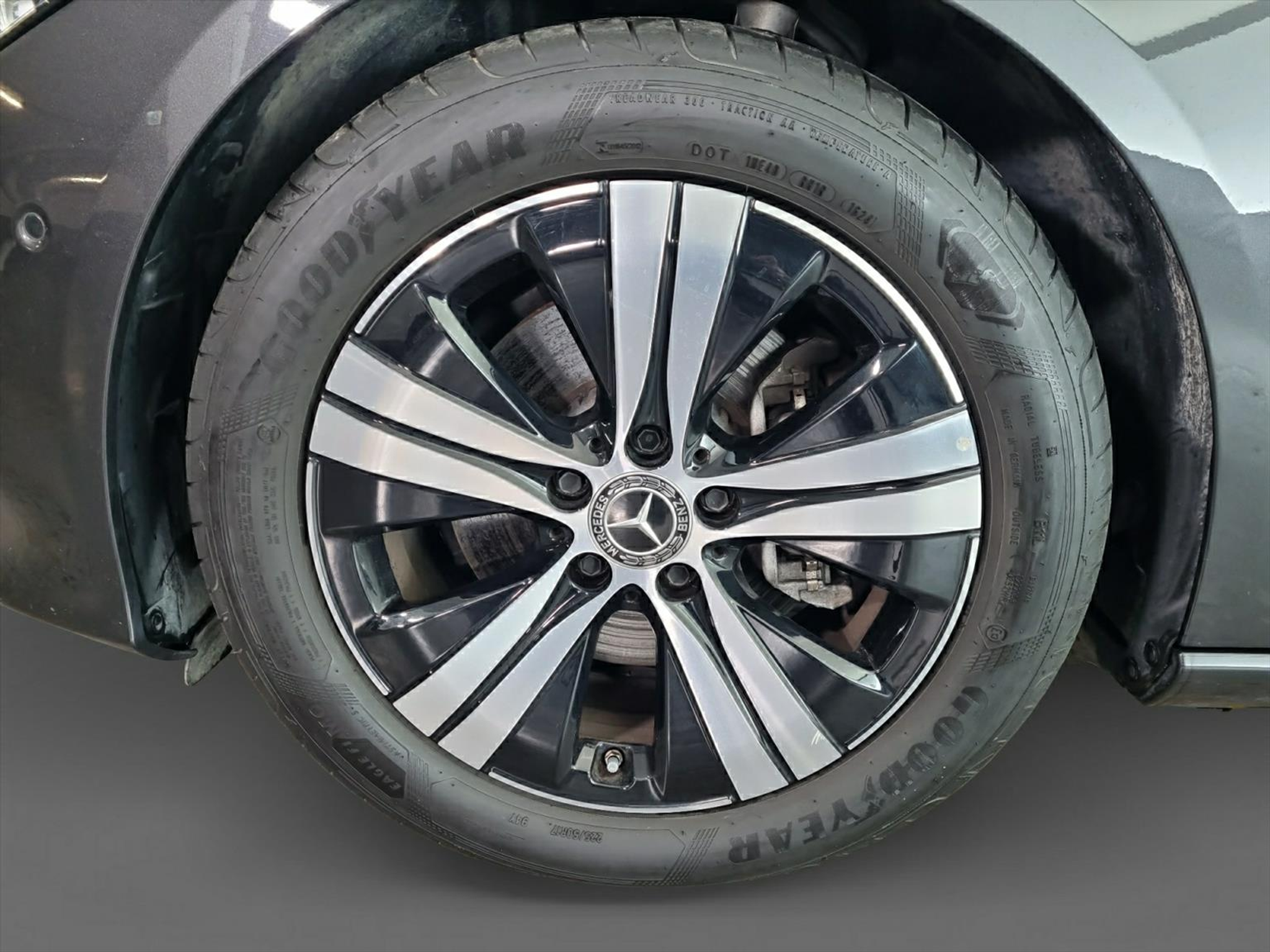 listing desktop thumbnail image 15