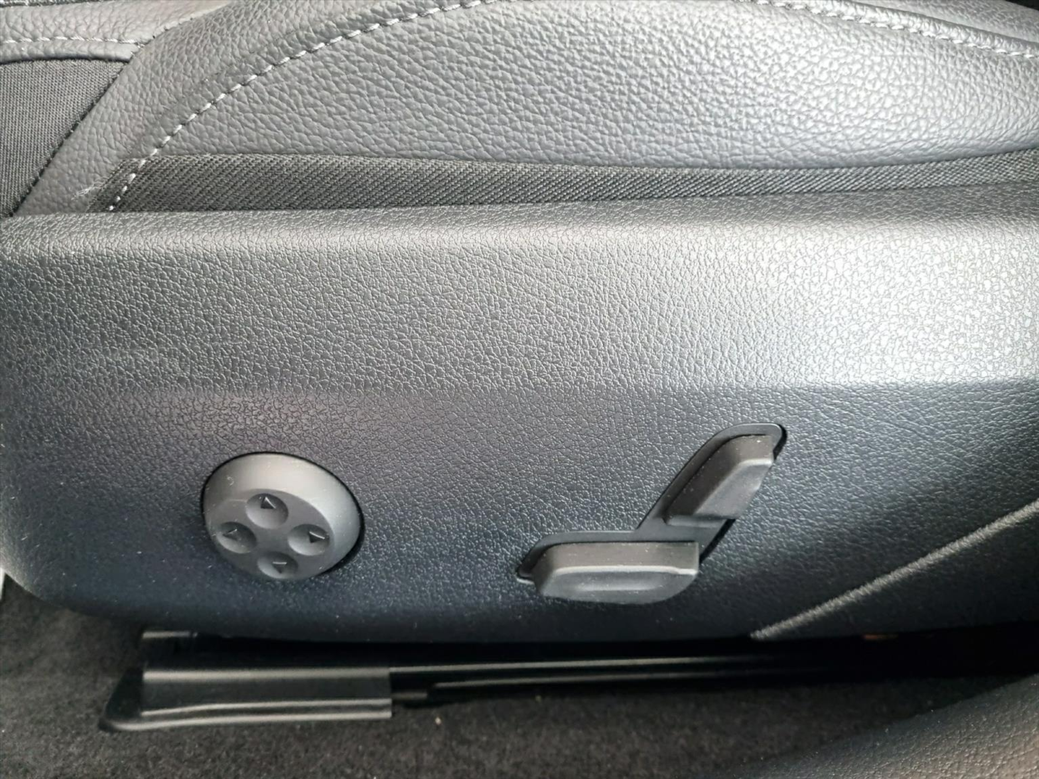 listing desktop thumbnail image 11