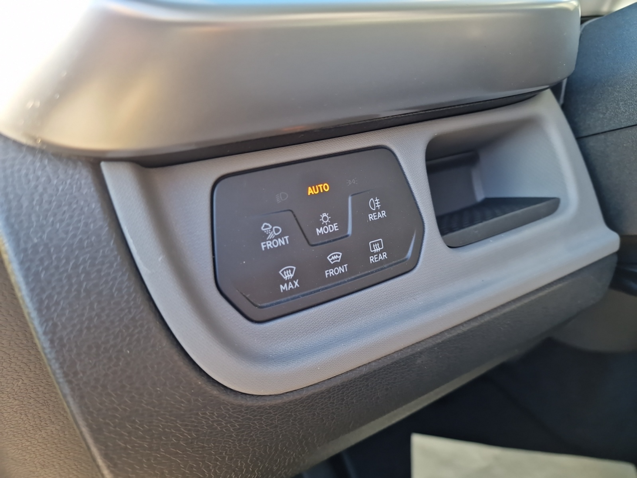 listing desktop thumbnail image 13