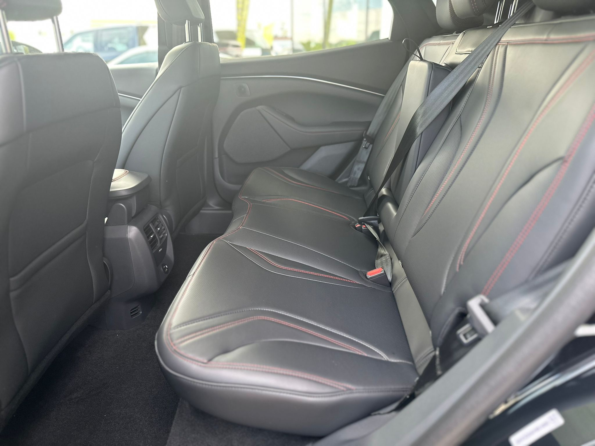 listing desktop thumbnail image 9