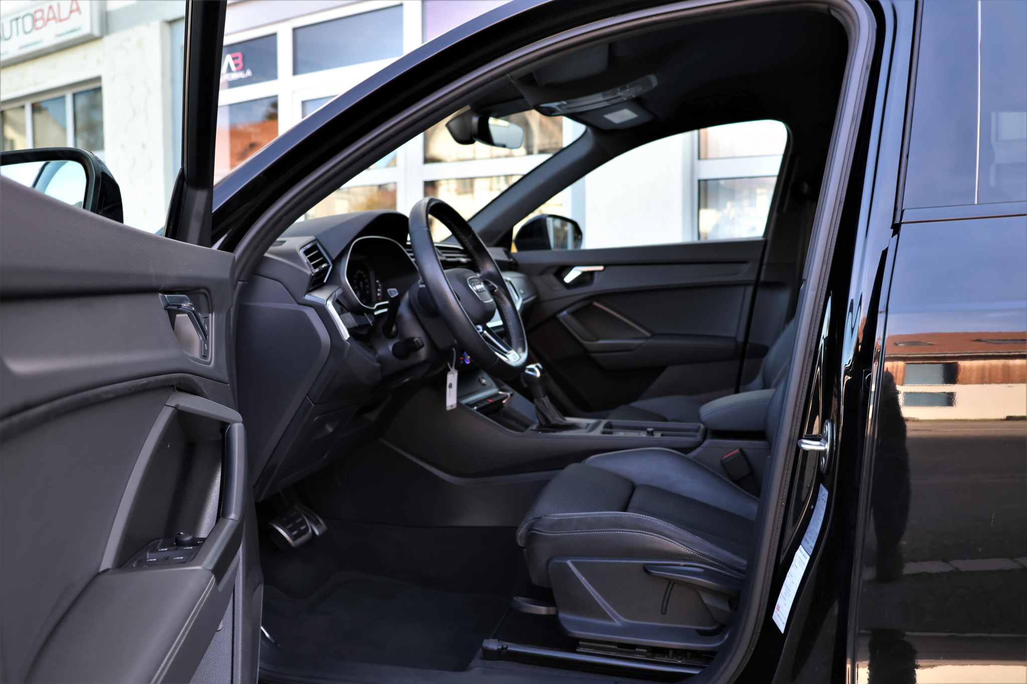 listing desktop thumbnail image 8