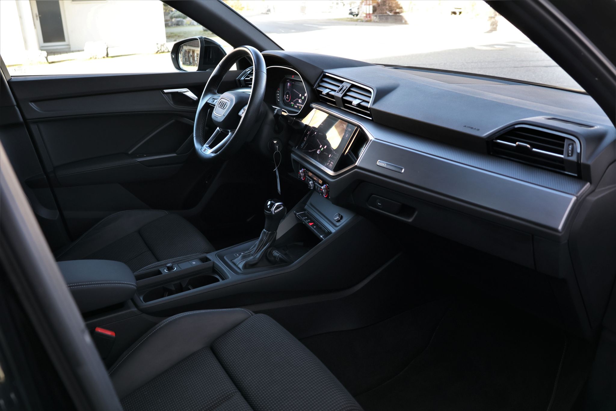 listing desktop thumbnail image 17