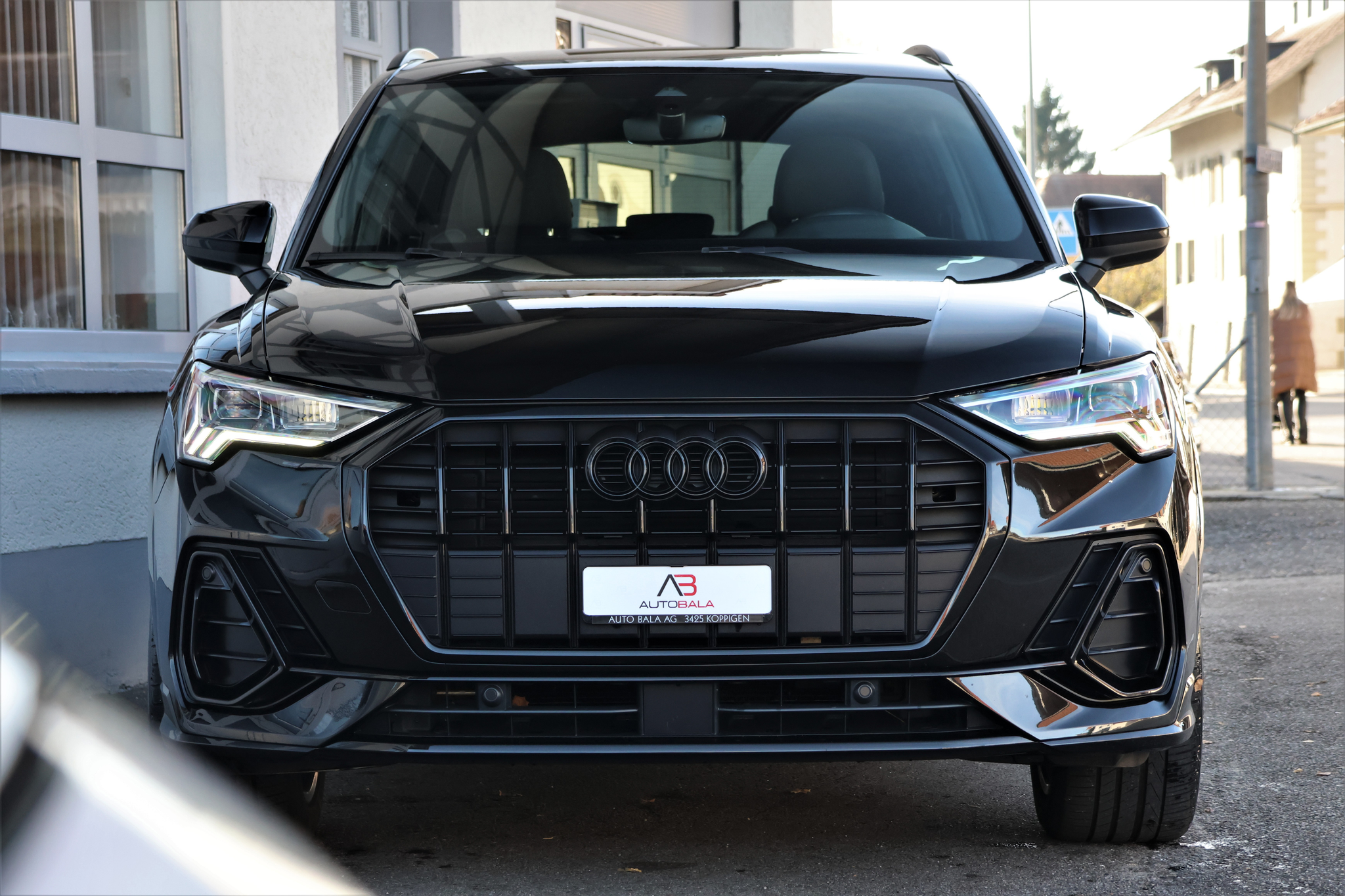 listing desktop thumbnail image 1