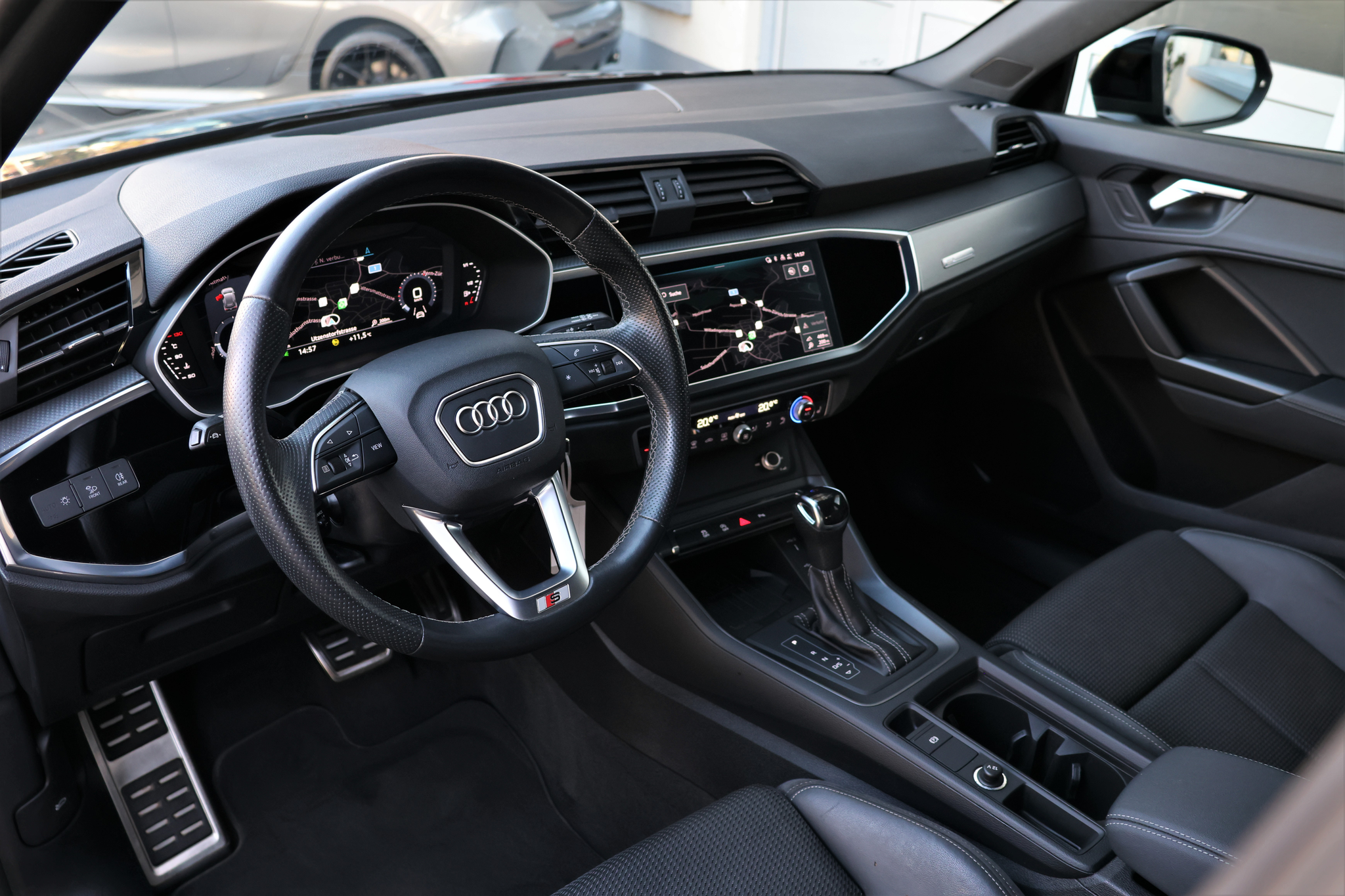 listing desktop thumbnail image 9