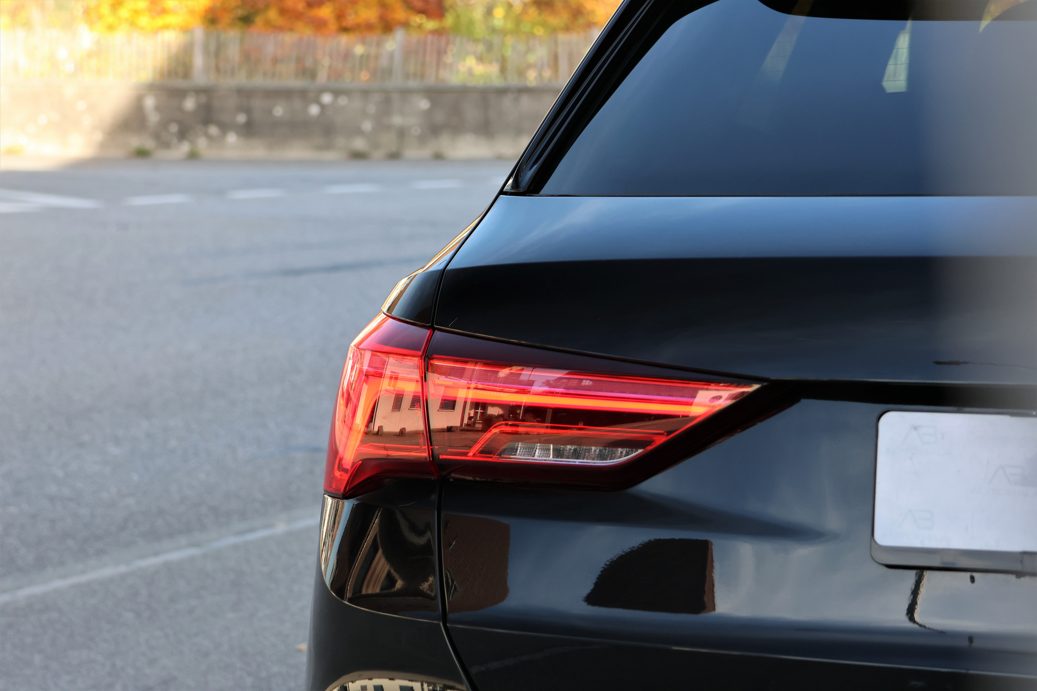 listing desktop thumbnail image 4