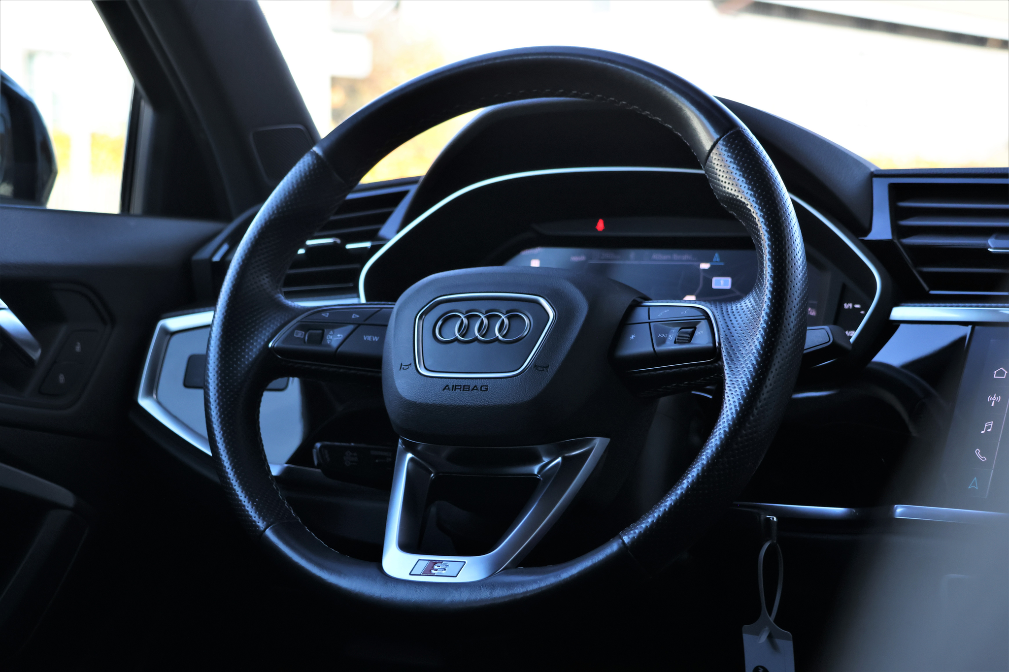 listing desktop thumbnail image 13