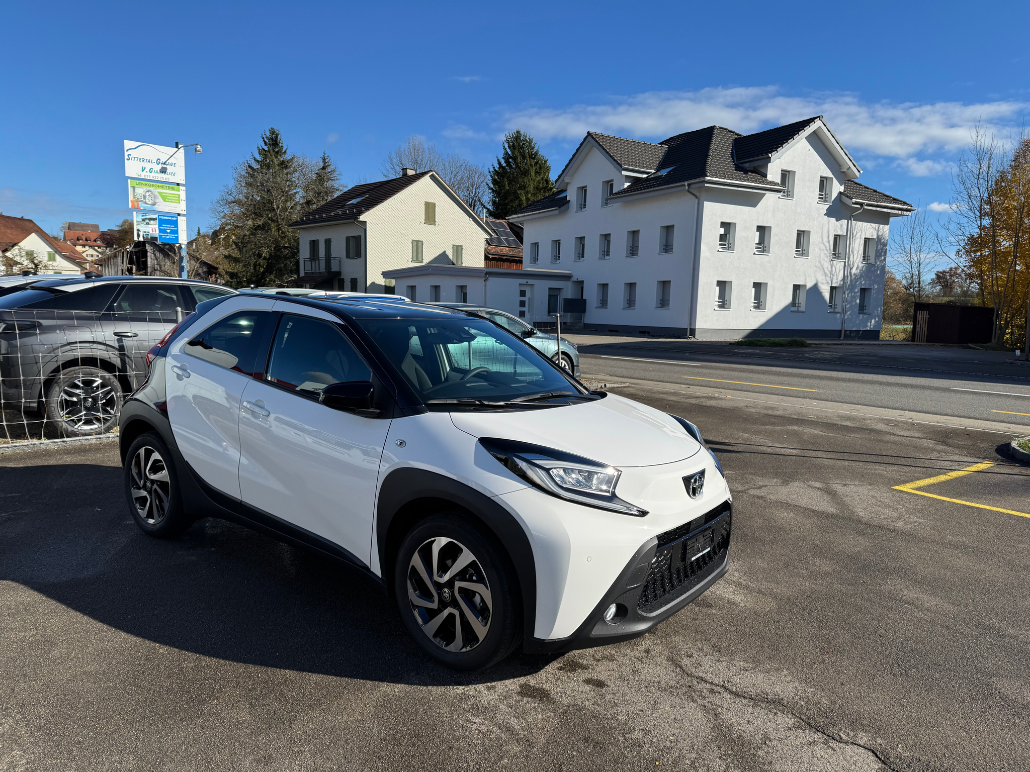 listing desktop thumbnail image 0