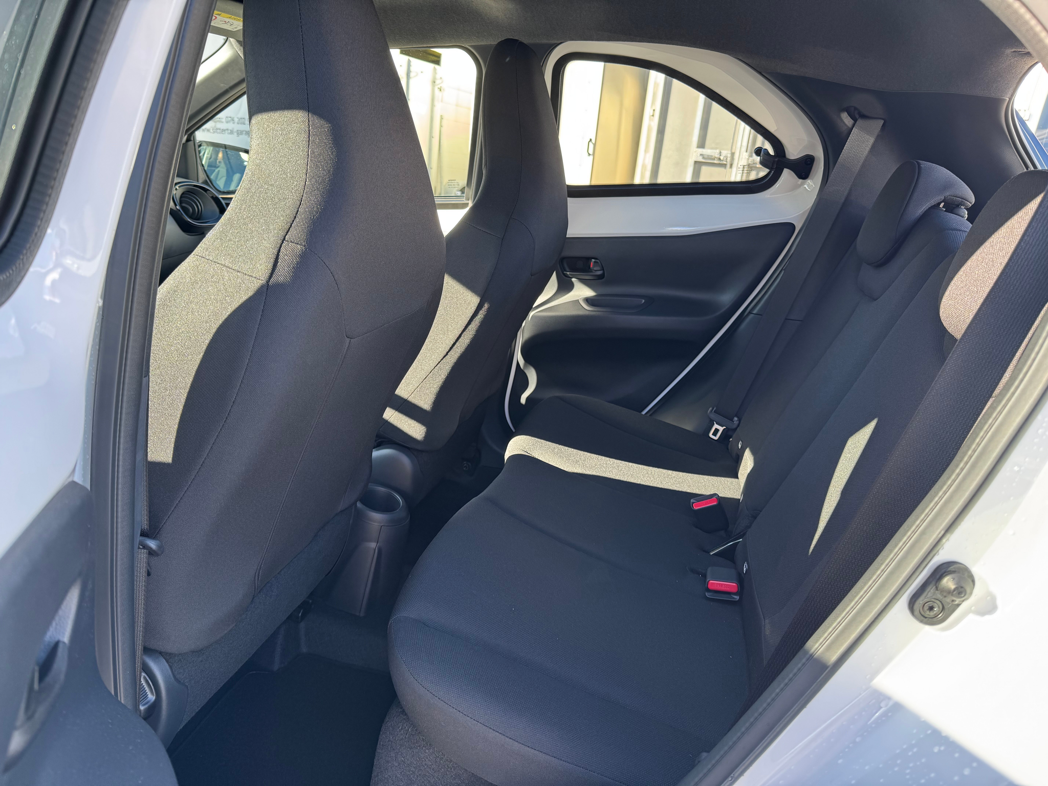 listing desktop thumbnail image 7