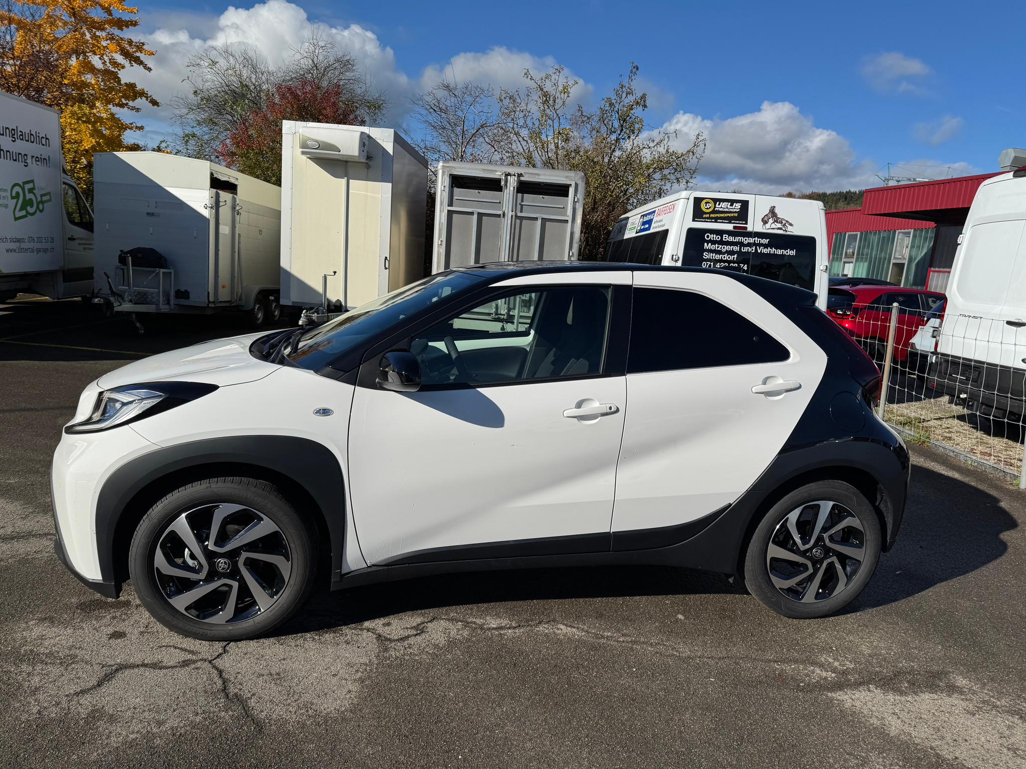 listing desktop thumbnail image 1