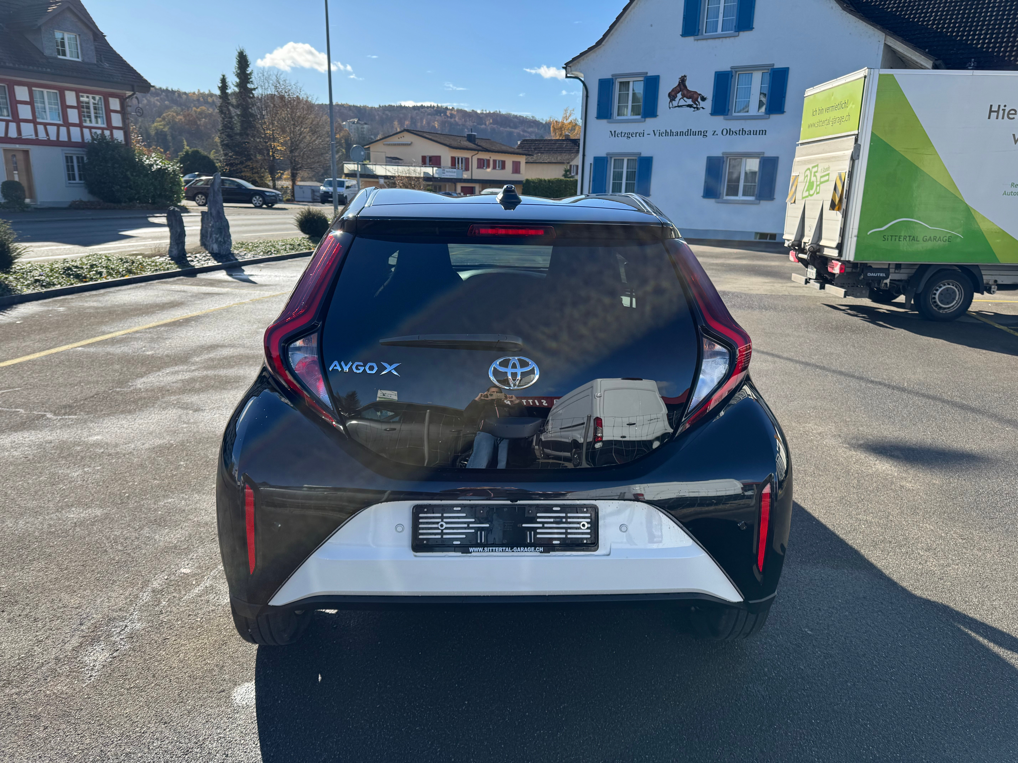 listing desktop thumbnail image 3