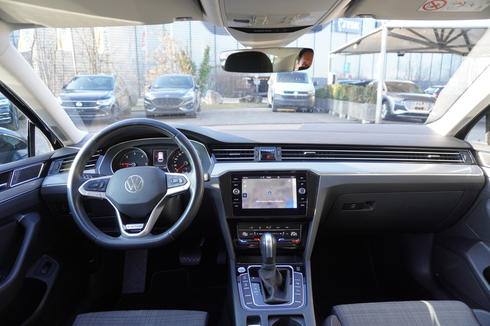 listing desktop thumbnail image 14