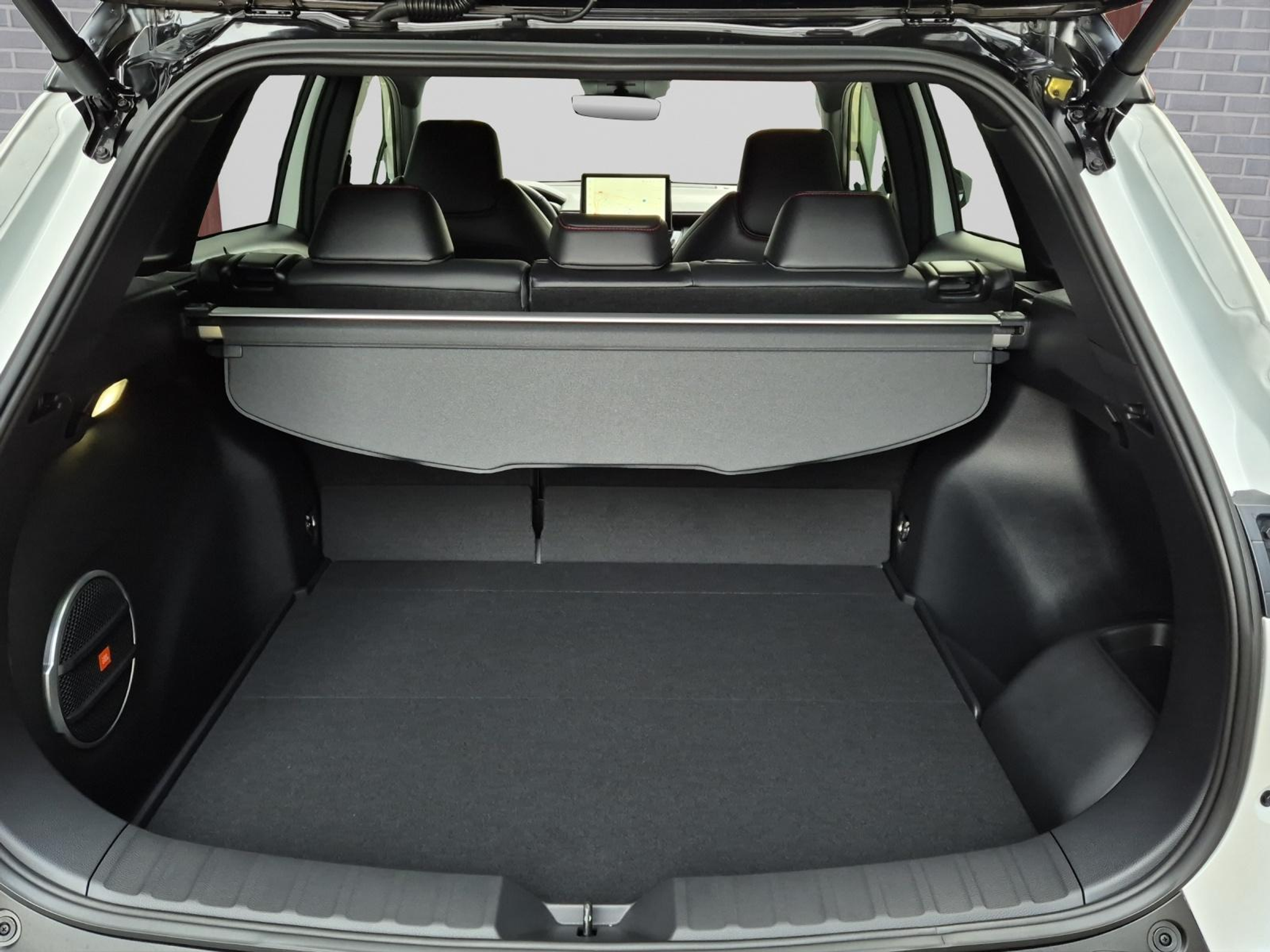 listing desktop thumbnail image 10