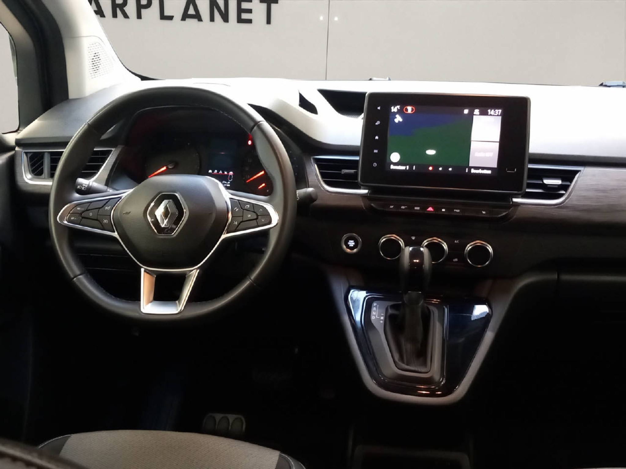 listing desktop thumbnail image 8