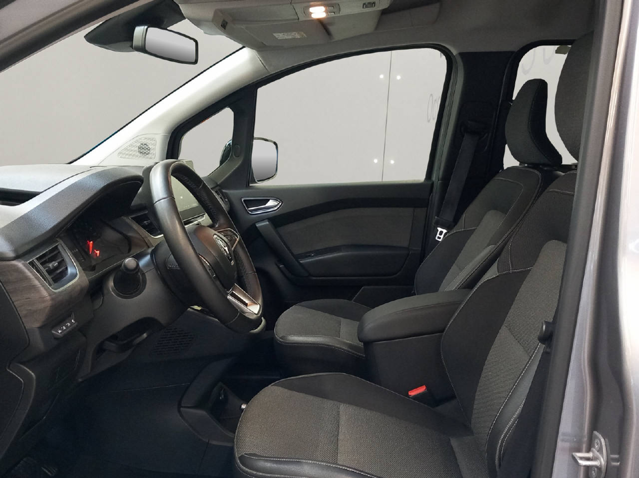 listing desktop thumbnail image 3