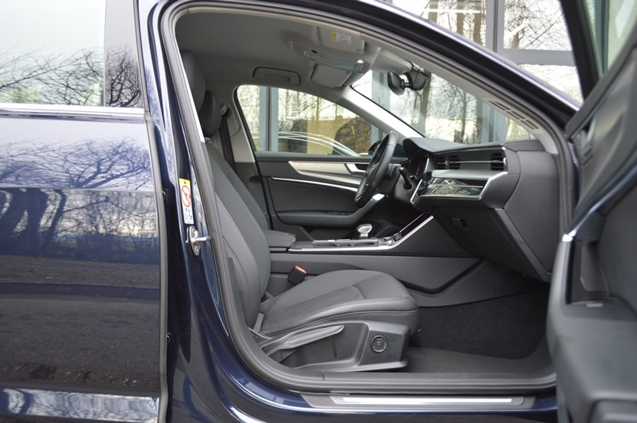 listing desktop thumbnail image 6