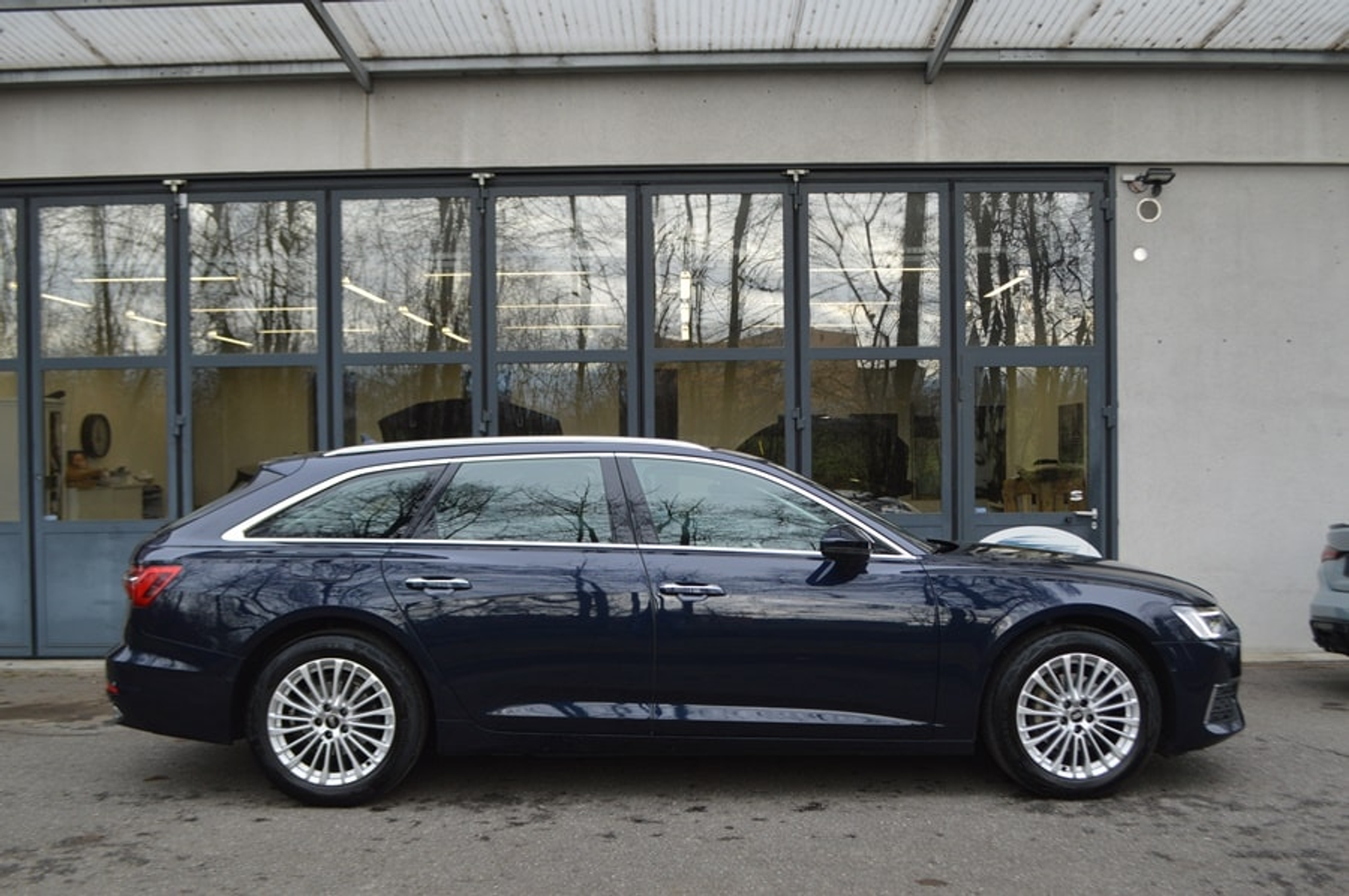 listing desktop thumbnail image 14