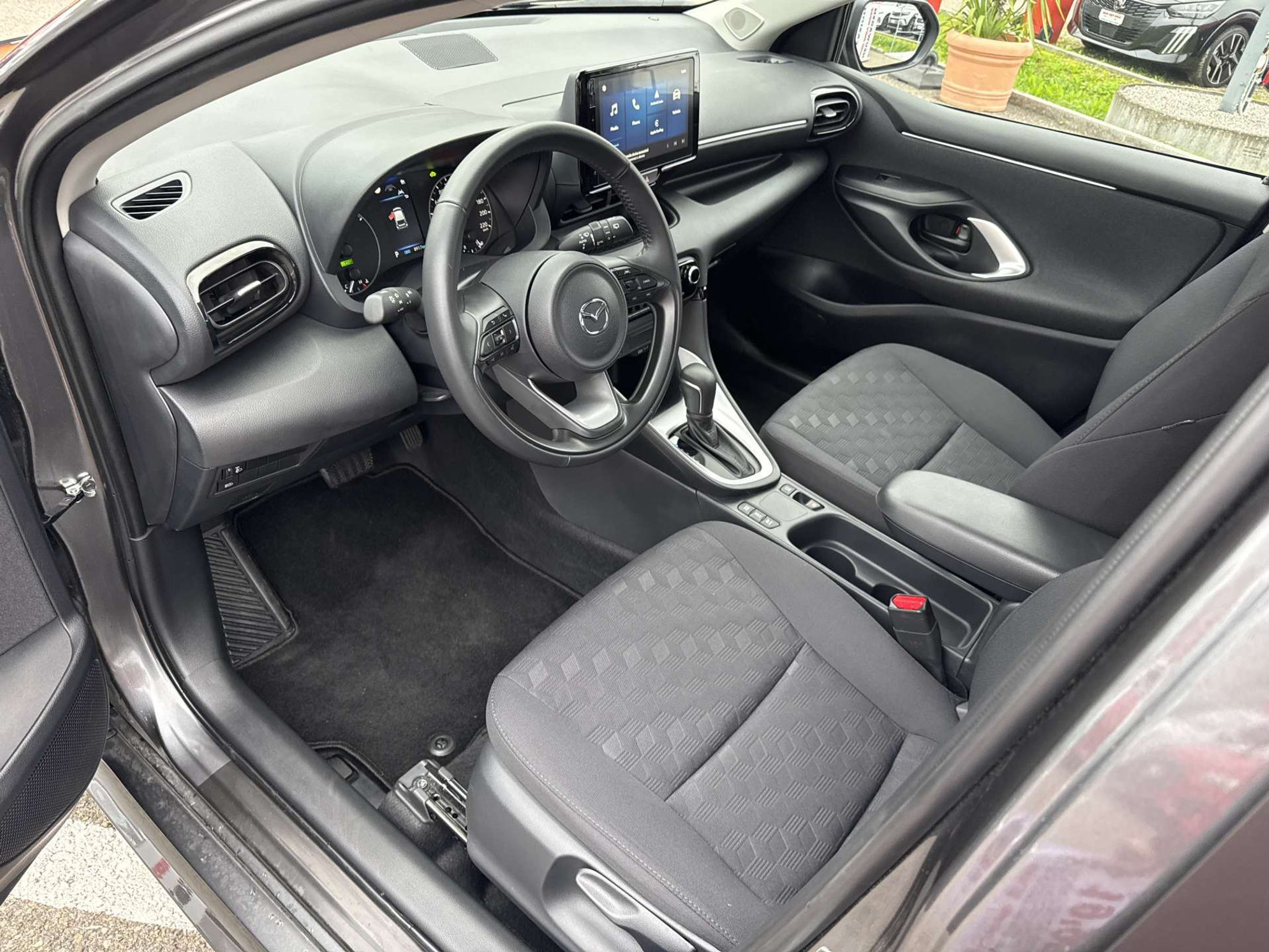 listing desktop thumbnail image 5