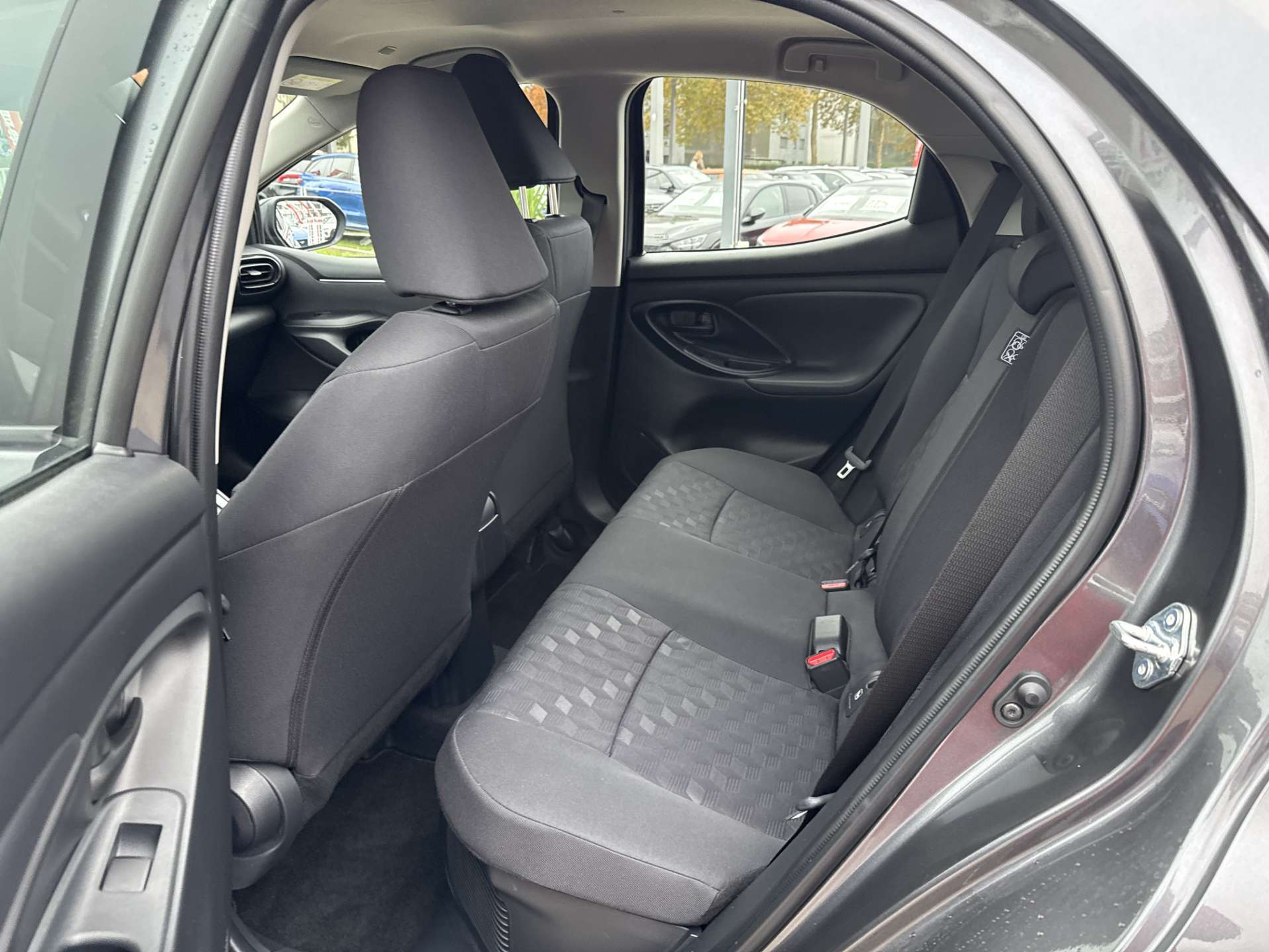 listing desktop thumbnail image 6