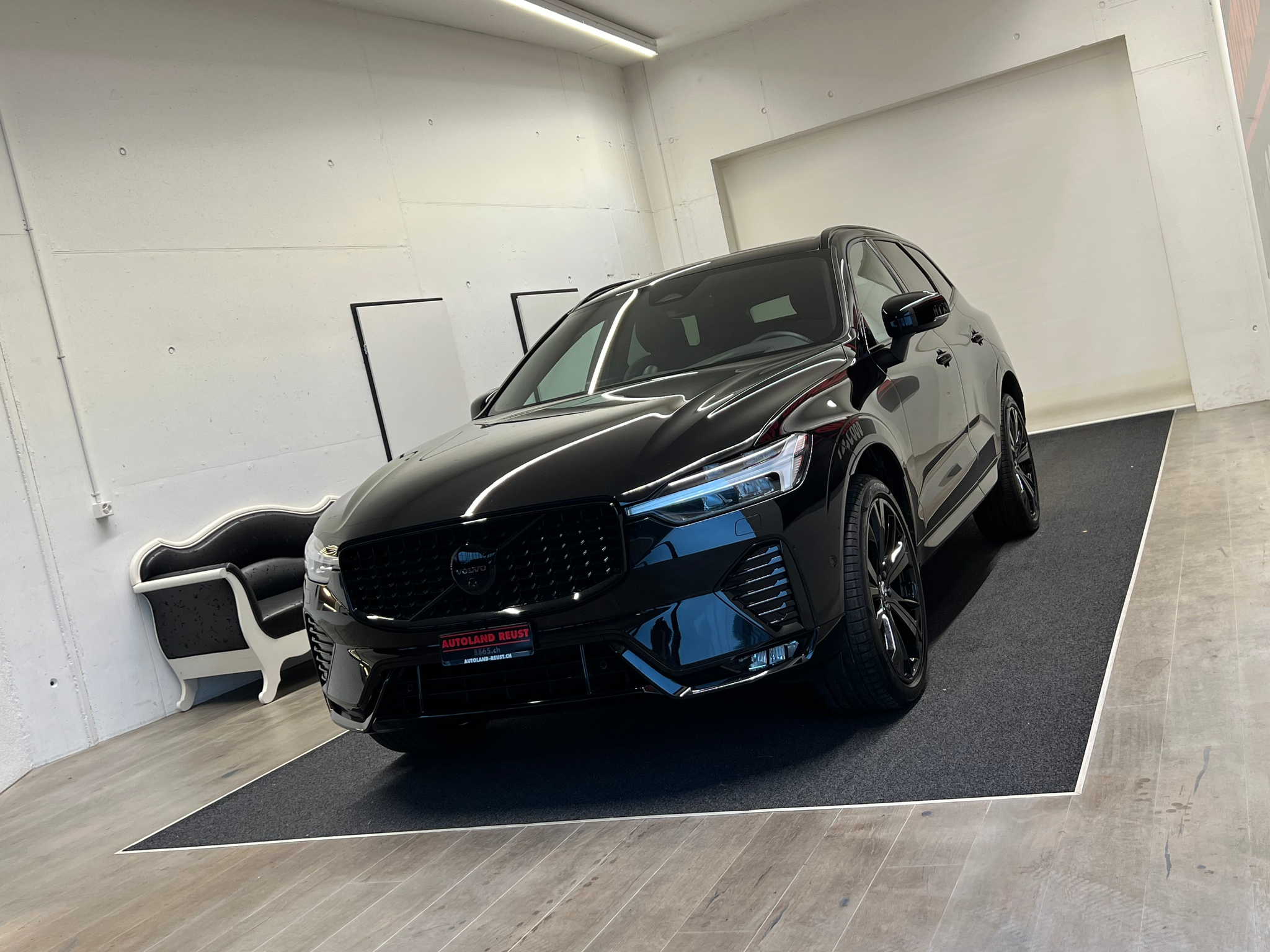 listing desktop thumbnail image 2