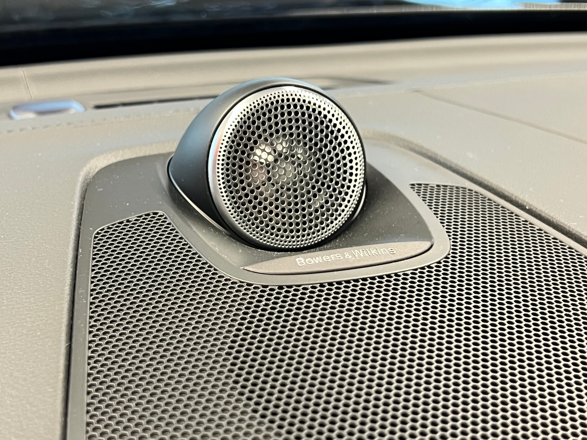 listing desktop thumbnail image 27