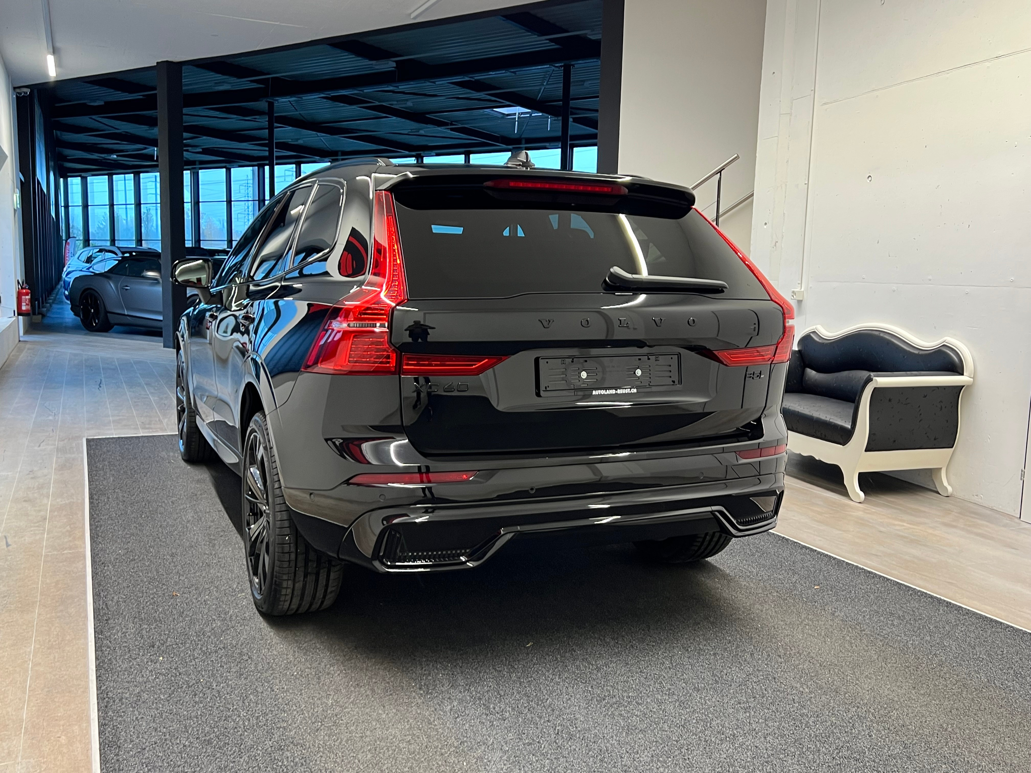 listing desktop thumbnail image 7