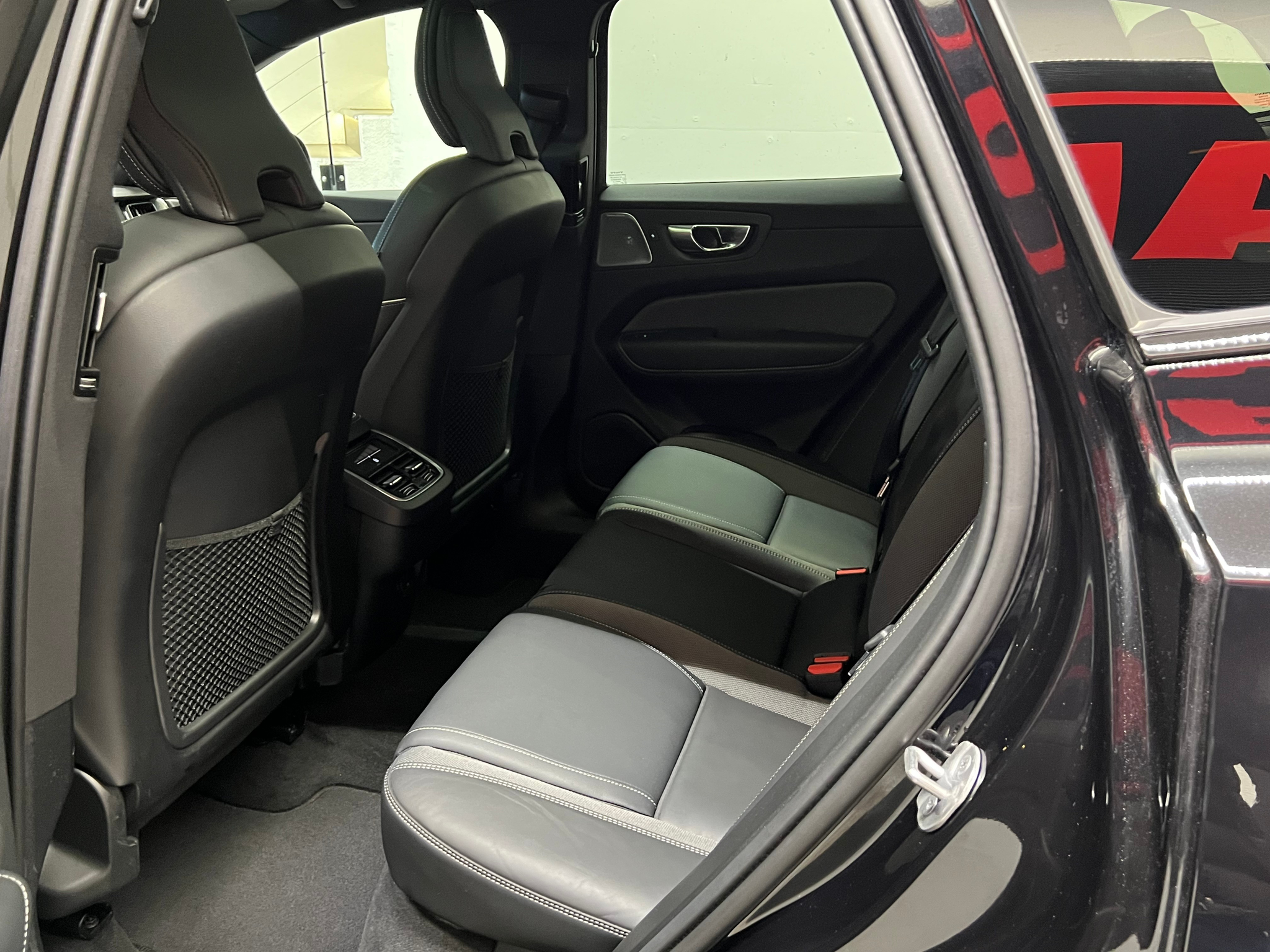 listing desktop thumbnail image 15