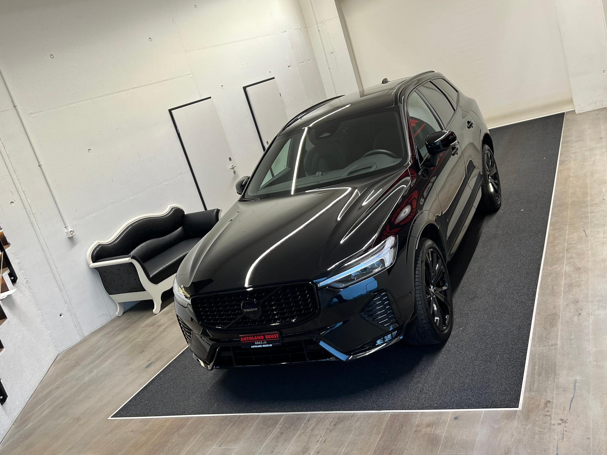 listing desktop thumbnail image 3