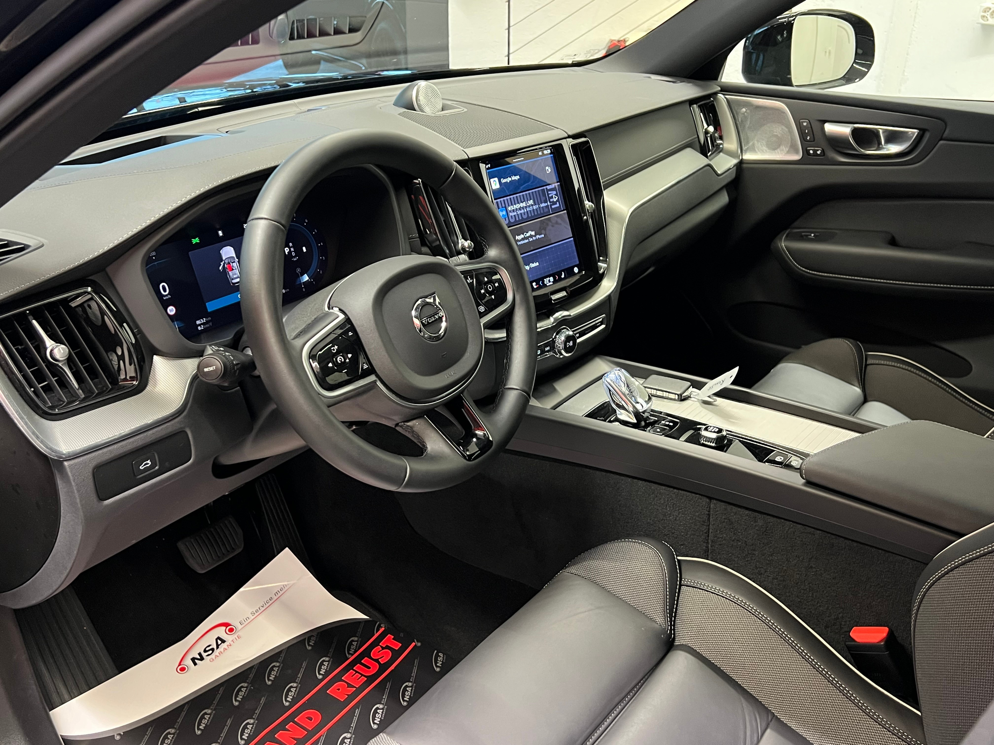 listing desktop thumbnail image 11