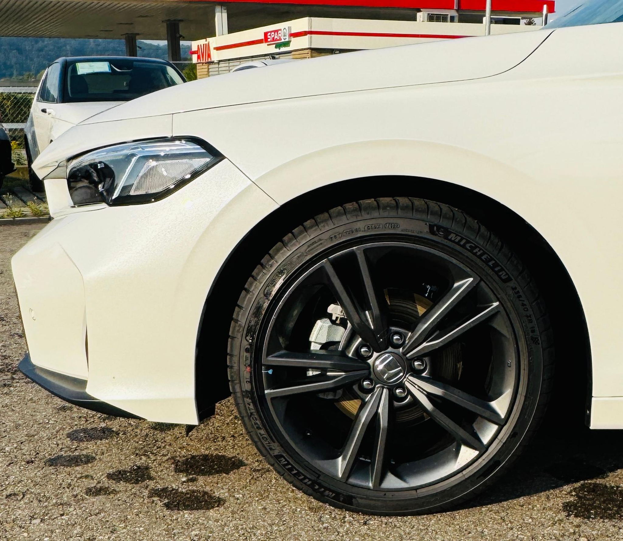 listing desktop thumbnail image 2