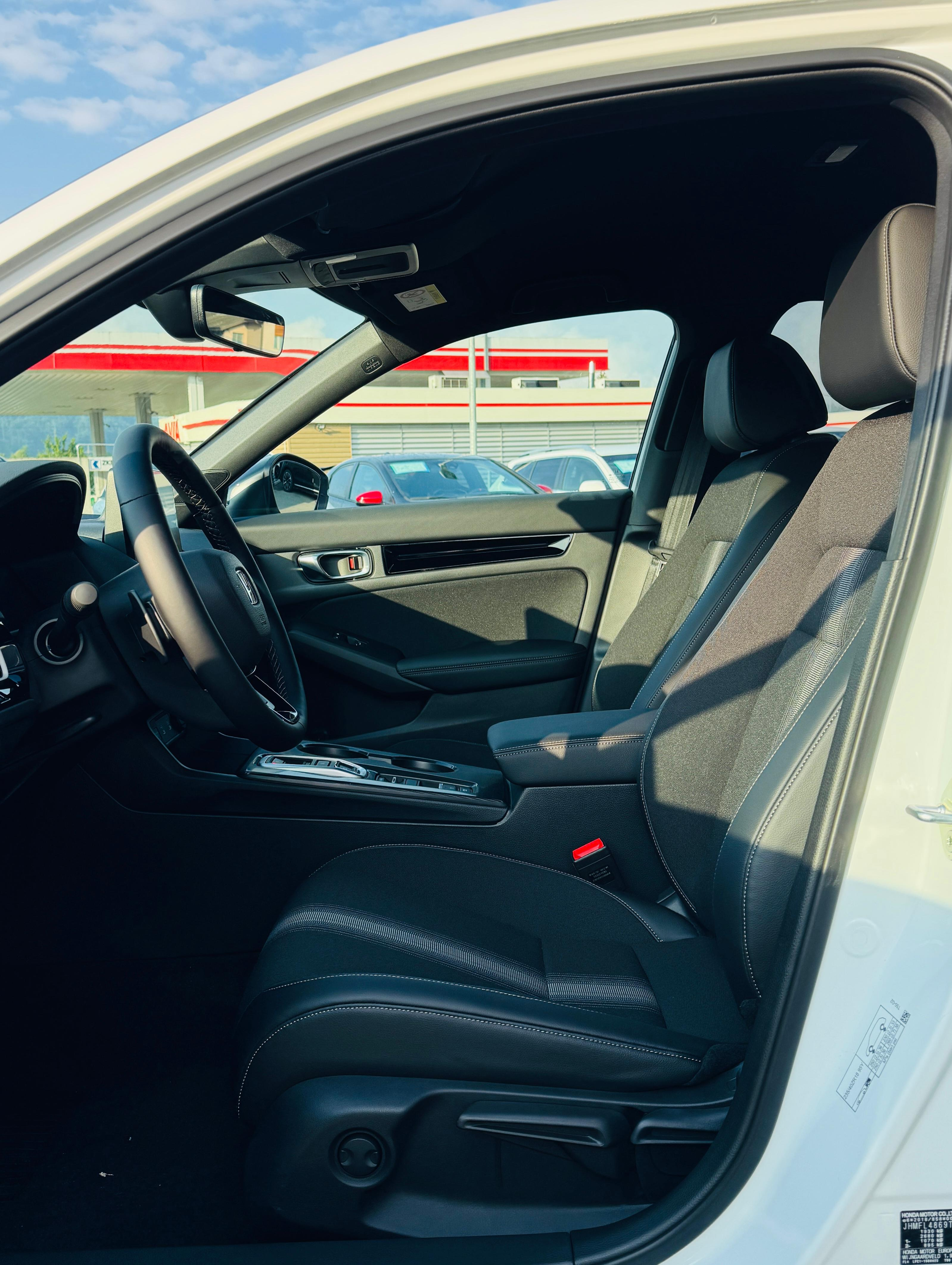 listing desktop thumbnail image 9