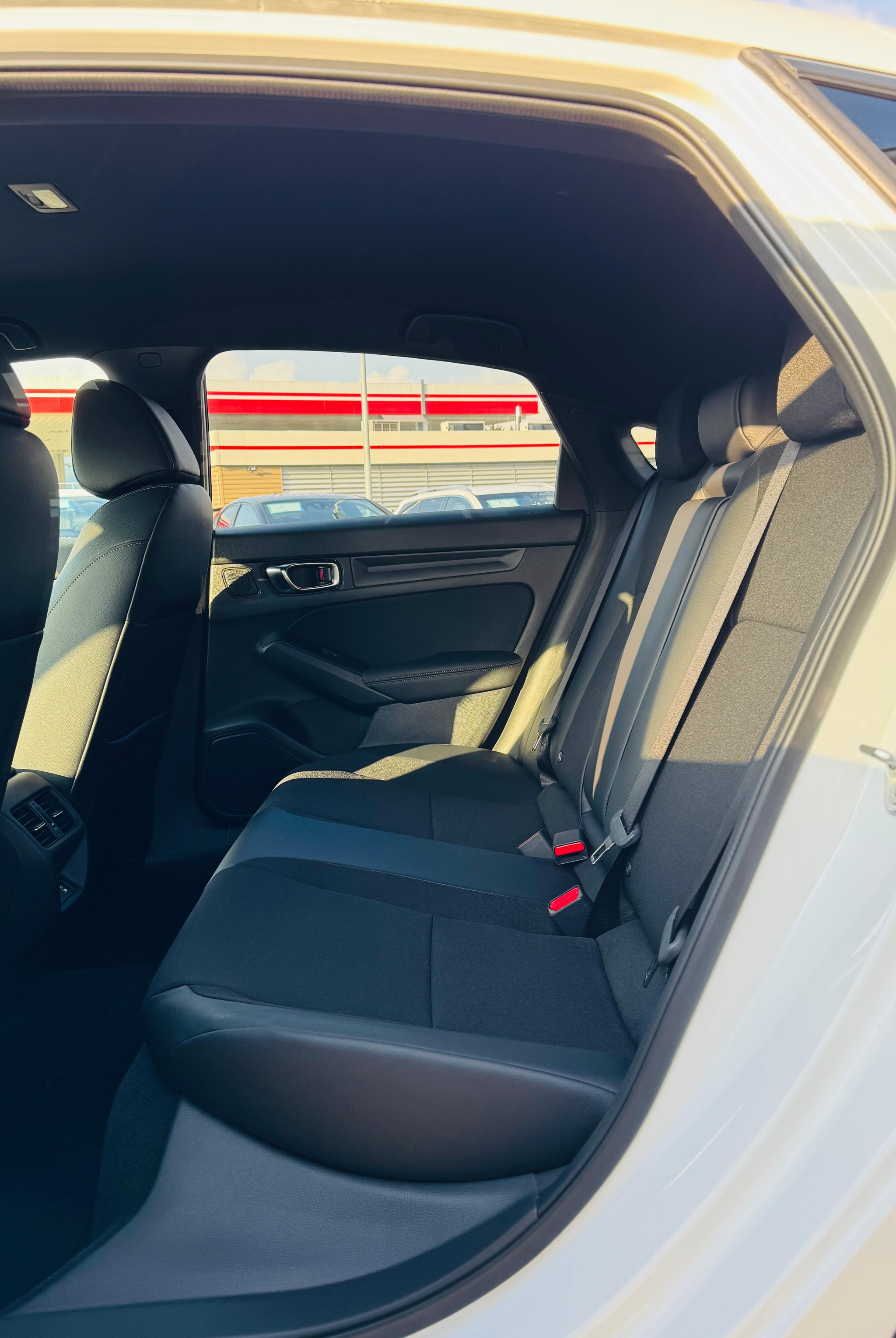 listing desktop thumbnail image 16