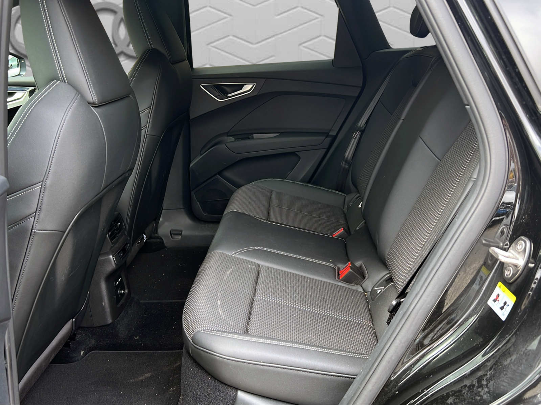 listing desktop thumbnail image 12