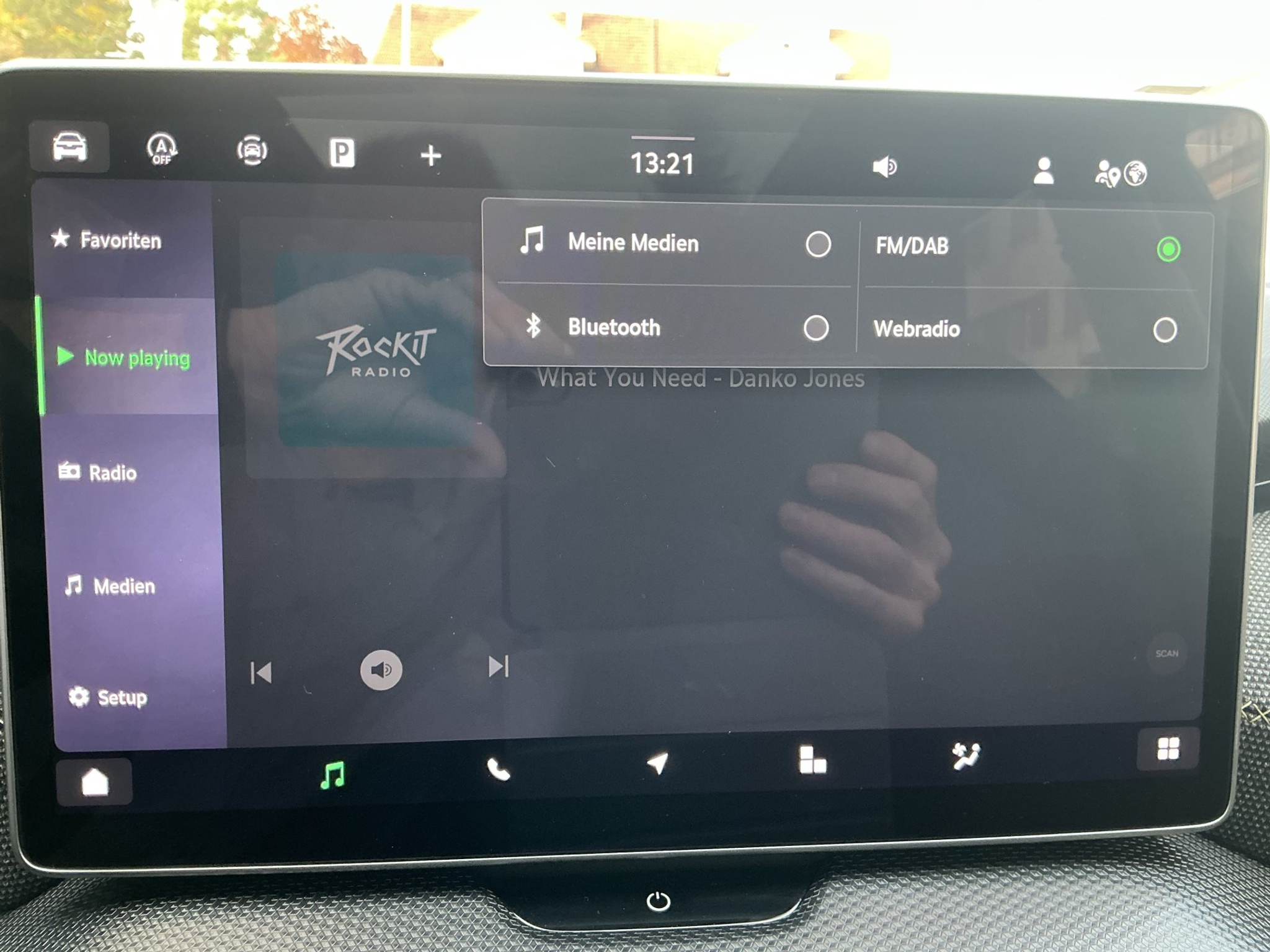 listing desktop thumbnail image 21